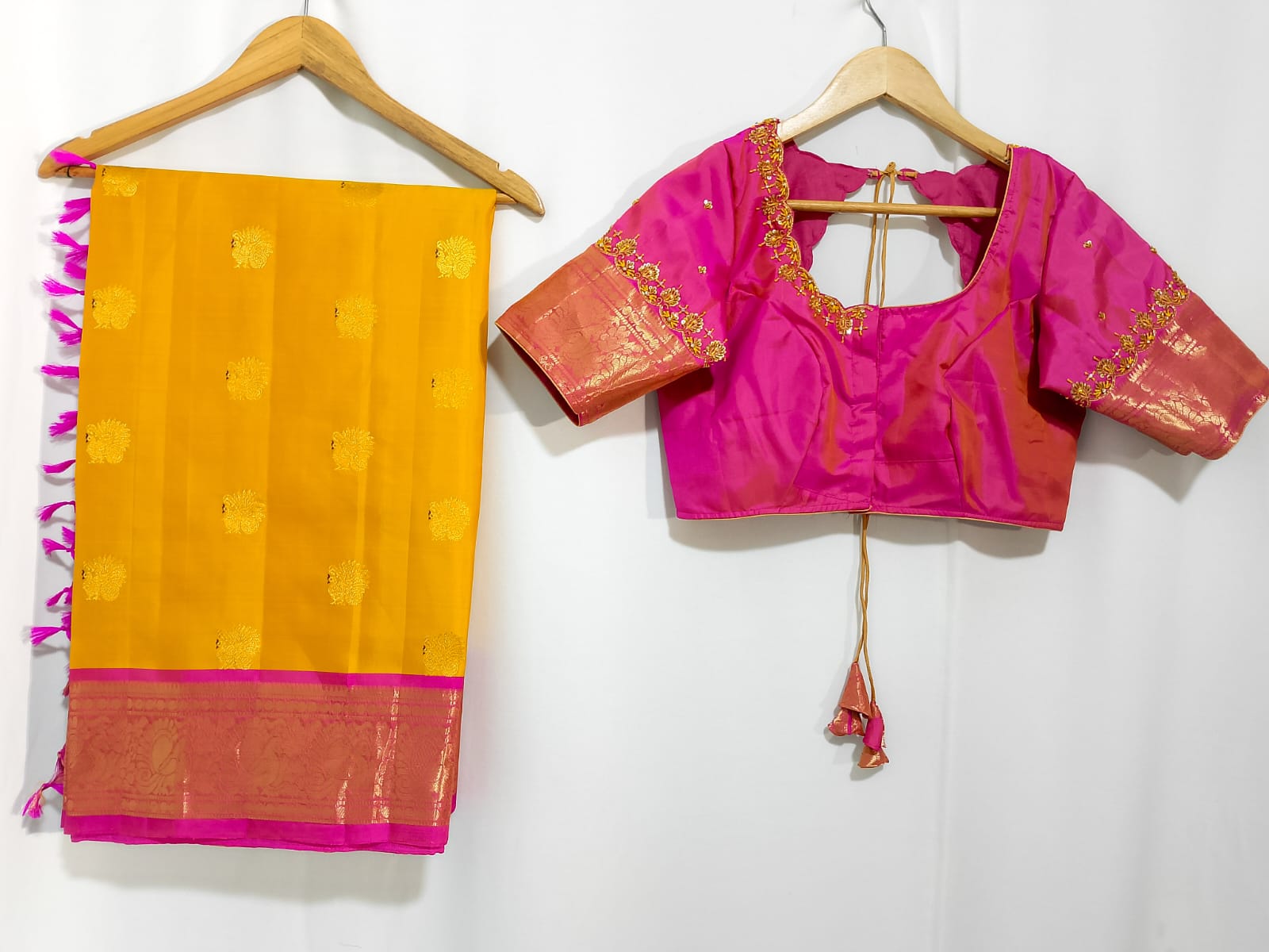 N1088 Ready To Ship Beautiful Saree With Stitched Blouse