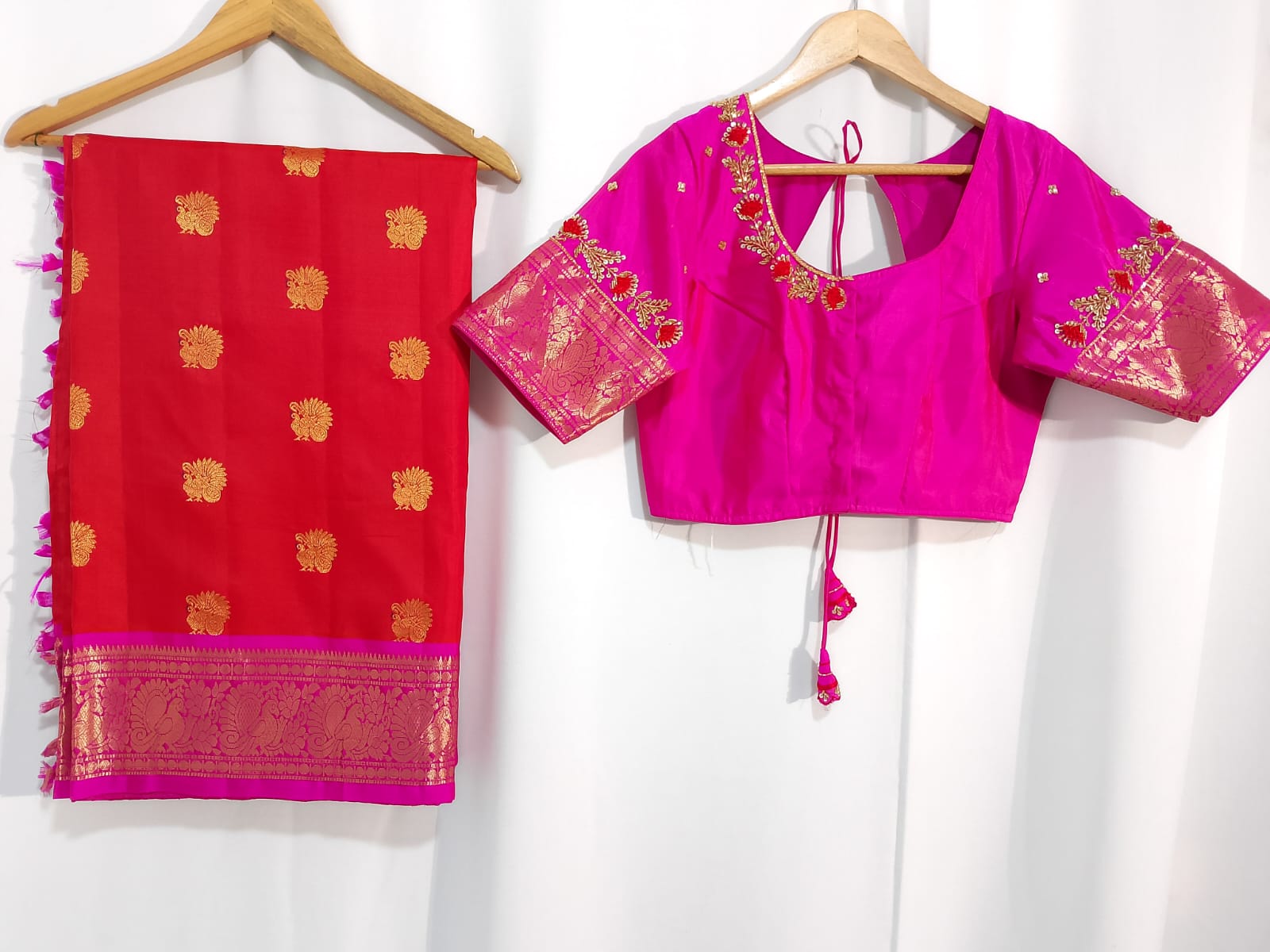 N1093: Ready To Ship Beautiful Saree With Stitched Blouse N1093: Ready To Ship Beautiful Saree With Stitched Blouse