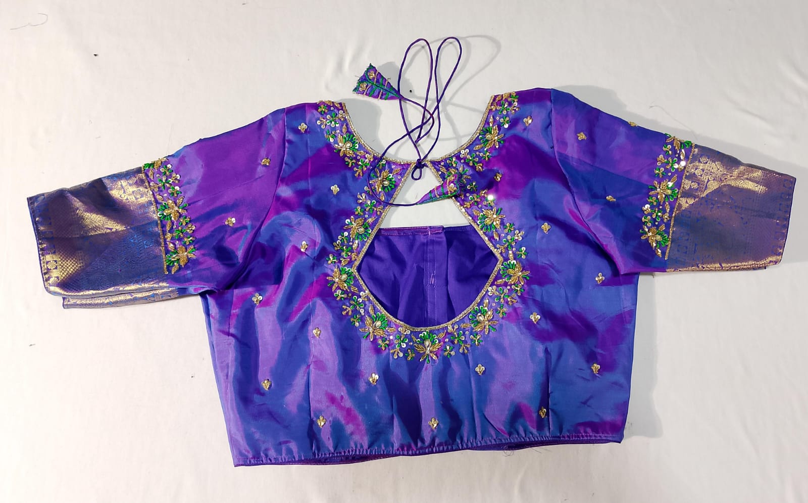 N1095: Ready To Ship Beautiful Saree With Stitched Blouse N1095: Ready To Ship Beautiful Saree With Stitched Blouse