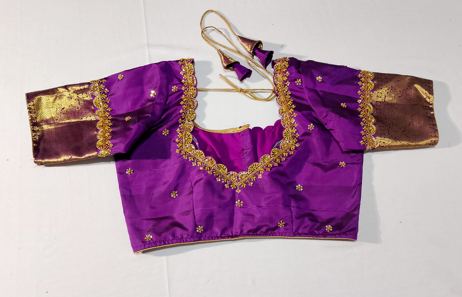 N1104: Ready To Ship Beautiful Saree With Stitched Blouse N1104: Ready To Ship Beautiful Saree With Stitched Blouse