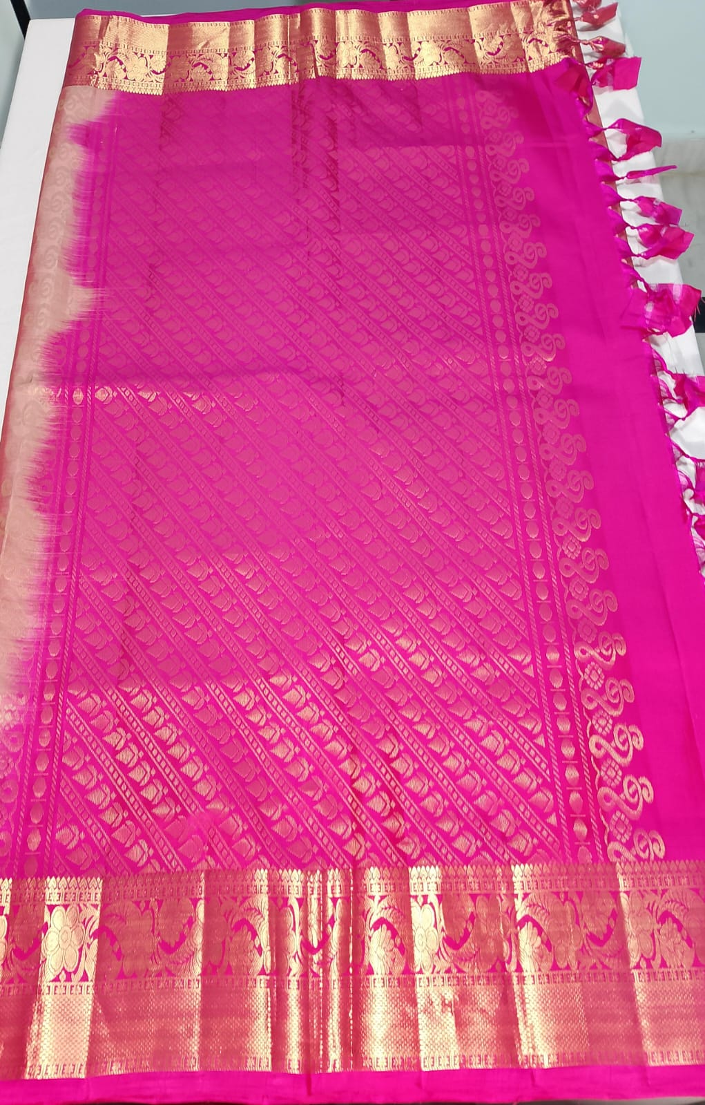 N1105: Ready To Ship Beautiful Saree With Stitched Blouse N1105: Ready To Ship Beautiful Saree With Stitched Blouse