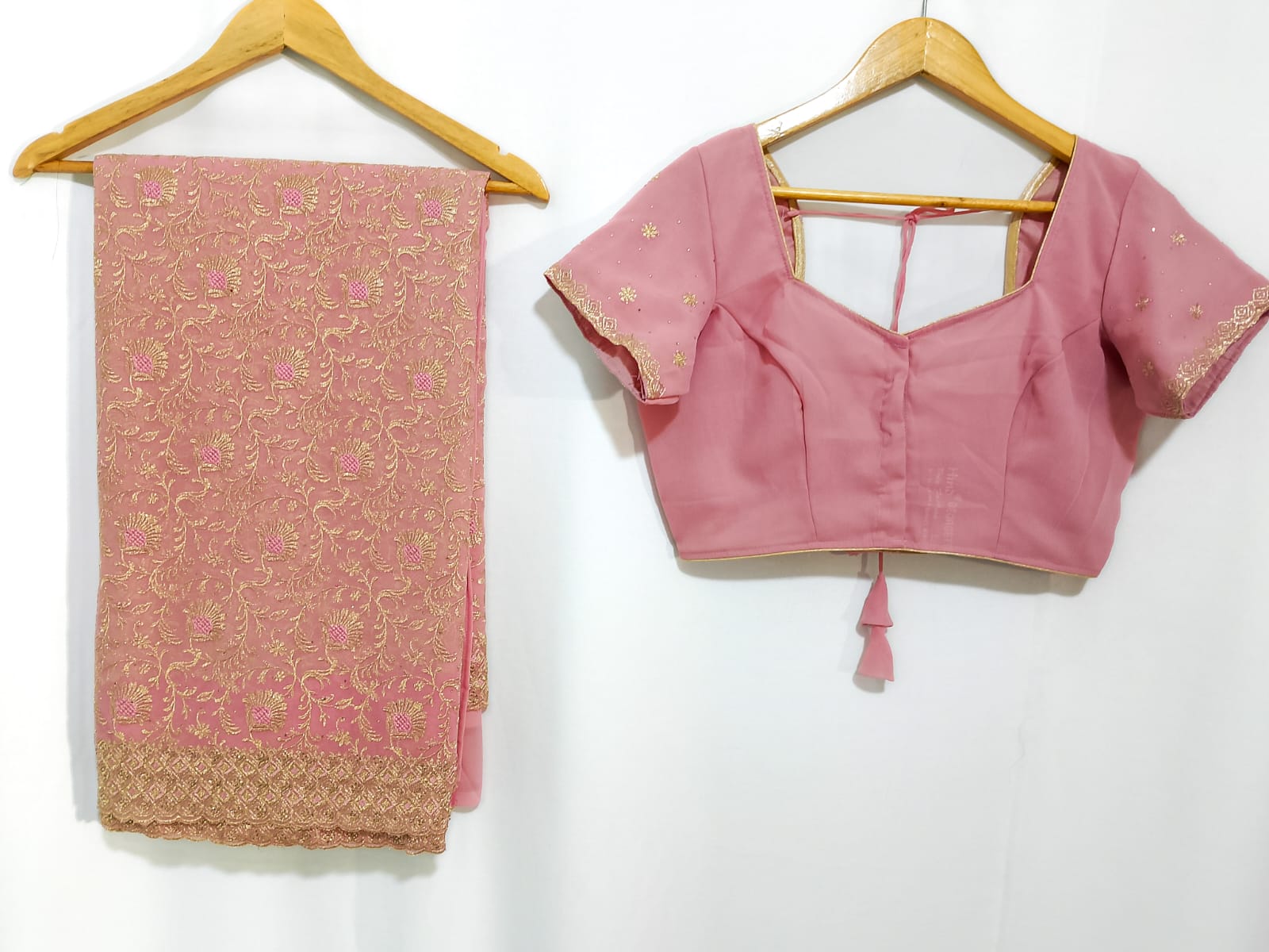 N1102: Ready To Ship Beautiful Saree With Stitched Blouse