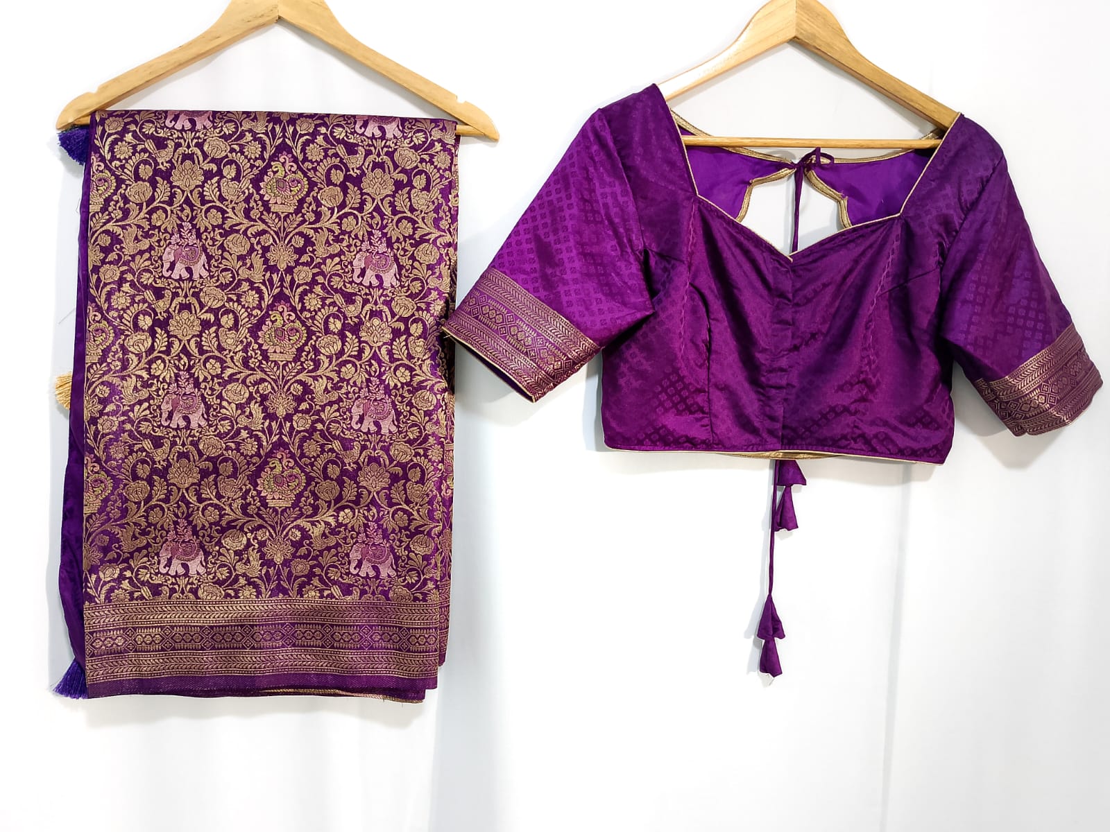 N1109: Ready To Ship Beautiful Saree With Stitched Blouse