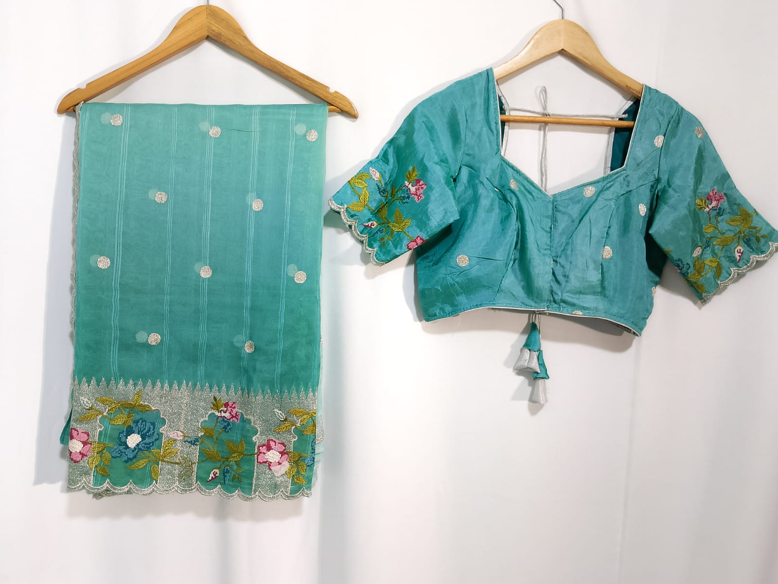N1106: Ready To Ship Beautiful Saree With Stitched Blouse