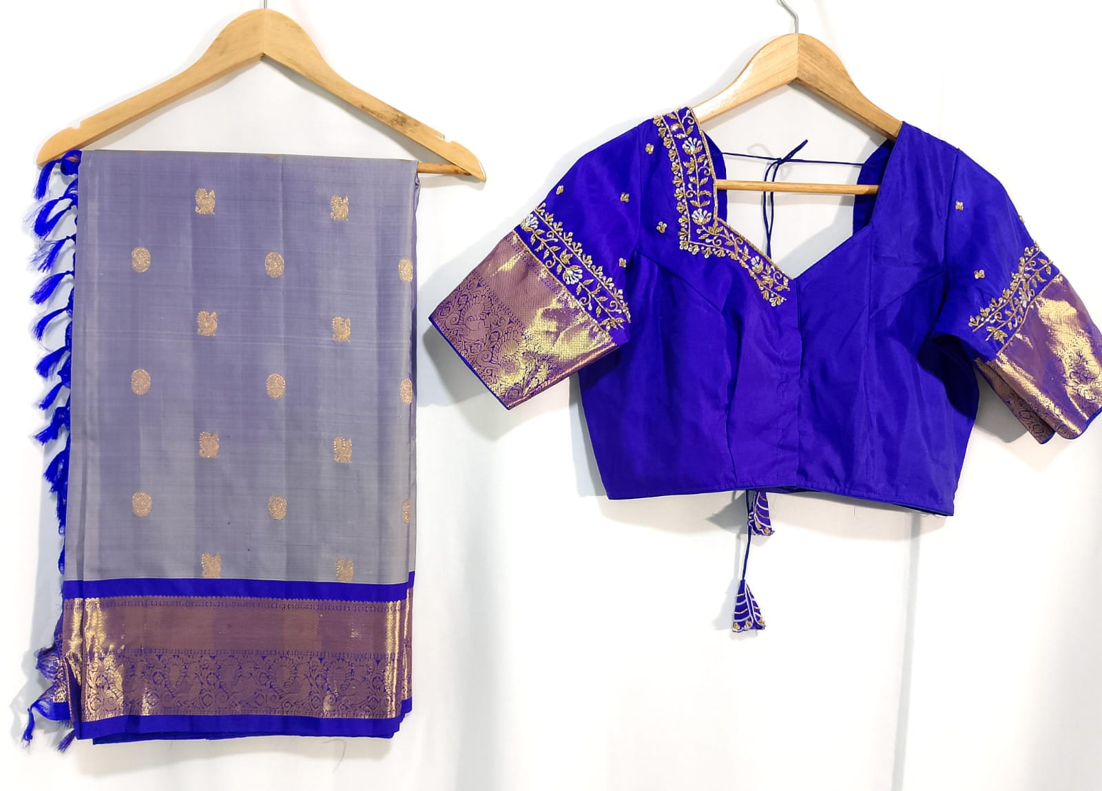 N1122: Ready To Ship Beautiful Saree With Stitched Blouse N1122: Ready To Ship Beautiful Saree With Stitched Blouse