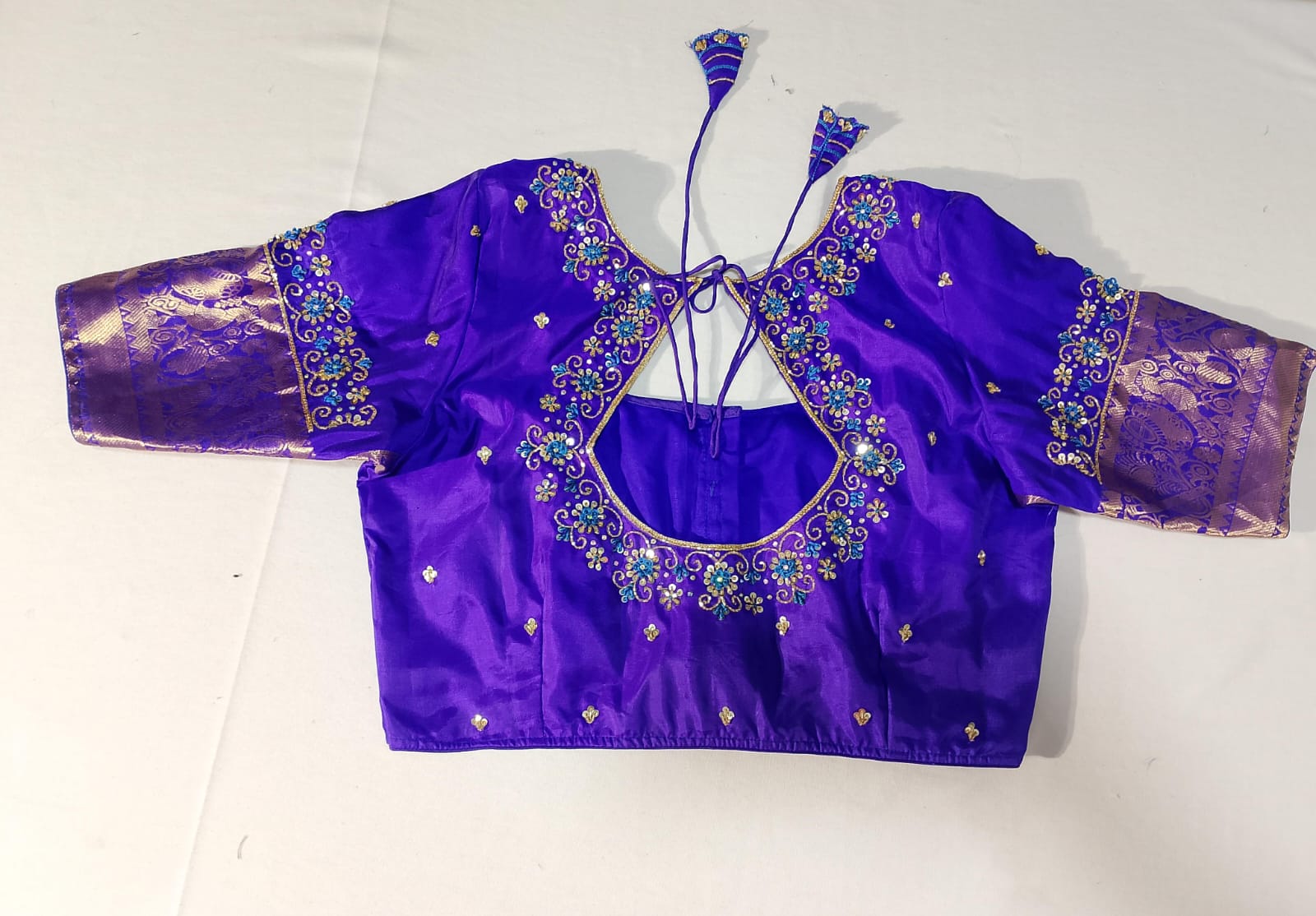 N1124: Ready To Ship Beautiful Pure Kanchipattu Saree With Stitched Maggam Work Blouse N1124: Ready To Ship Beautiful Pure Kanchipattu Saree With Stitched Maggam Work Blouse
