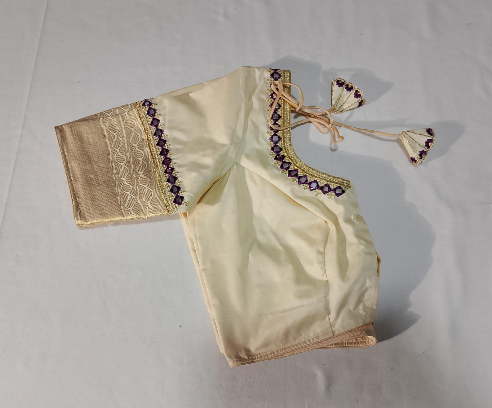 N1179: Ready To Ship Beautiful Semi Kanchipattu Saree With Stitched Embroidery Work Blouse N1179: Ready To Ship Beautiful Semi Kanchipattu Saree With Stitched Embroidery Work Blouse