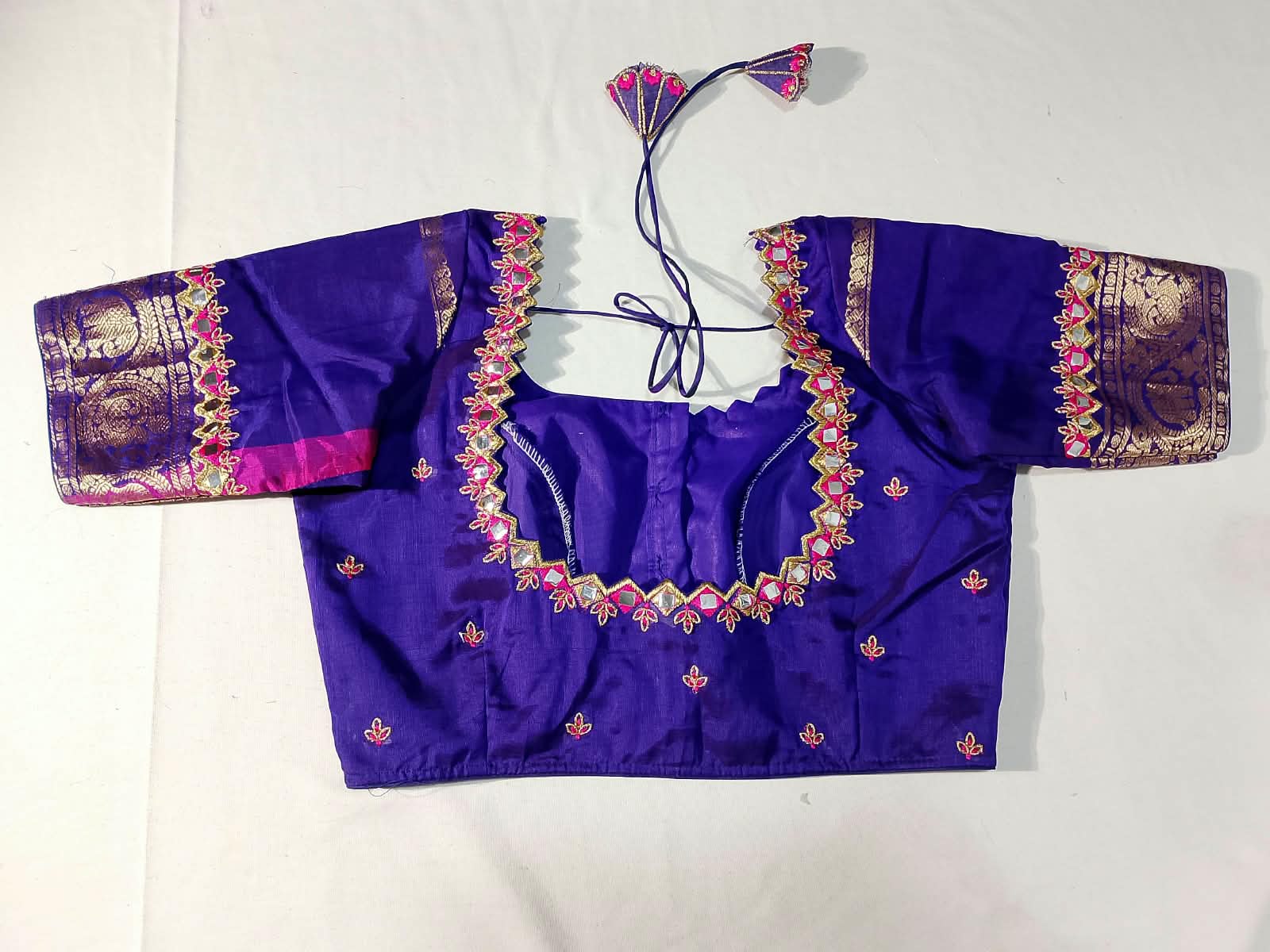 N1235: Ready To Ship Beautiful Mangalagiri Saree With Stitched Embroidery Work Blouse N1235: Ready To Ship Beautiful Mangalagiri Saree With Stitched Embroidery Work Blouse