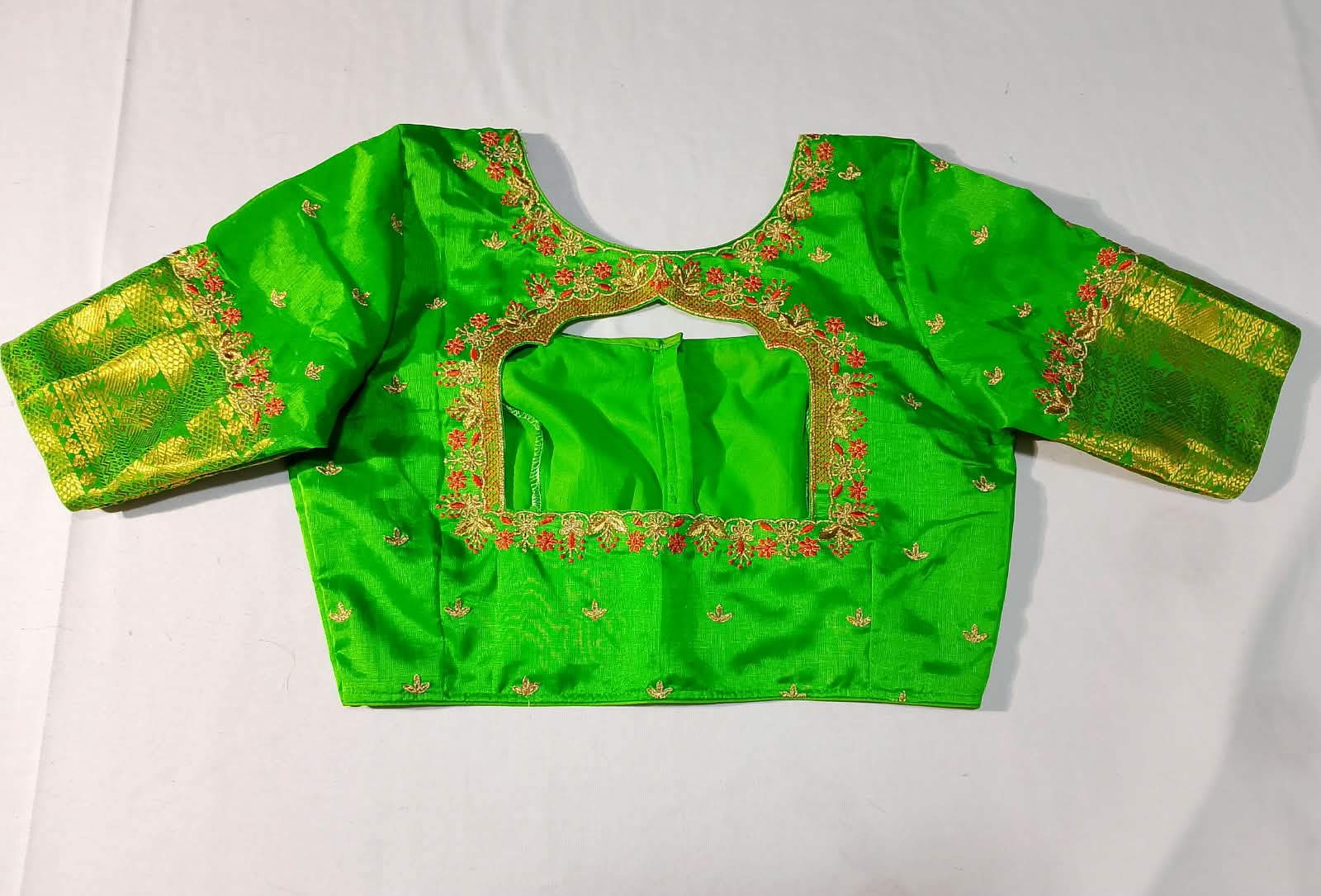 N1234: Ready To Ship Beautiful Saree With Stitched Blouse