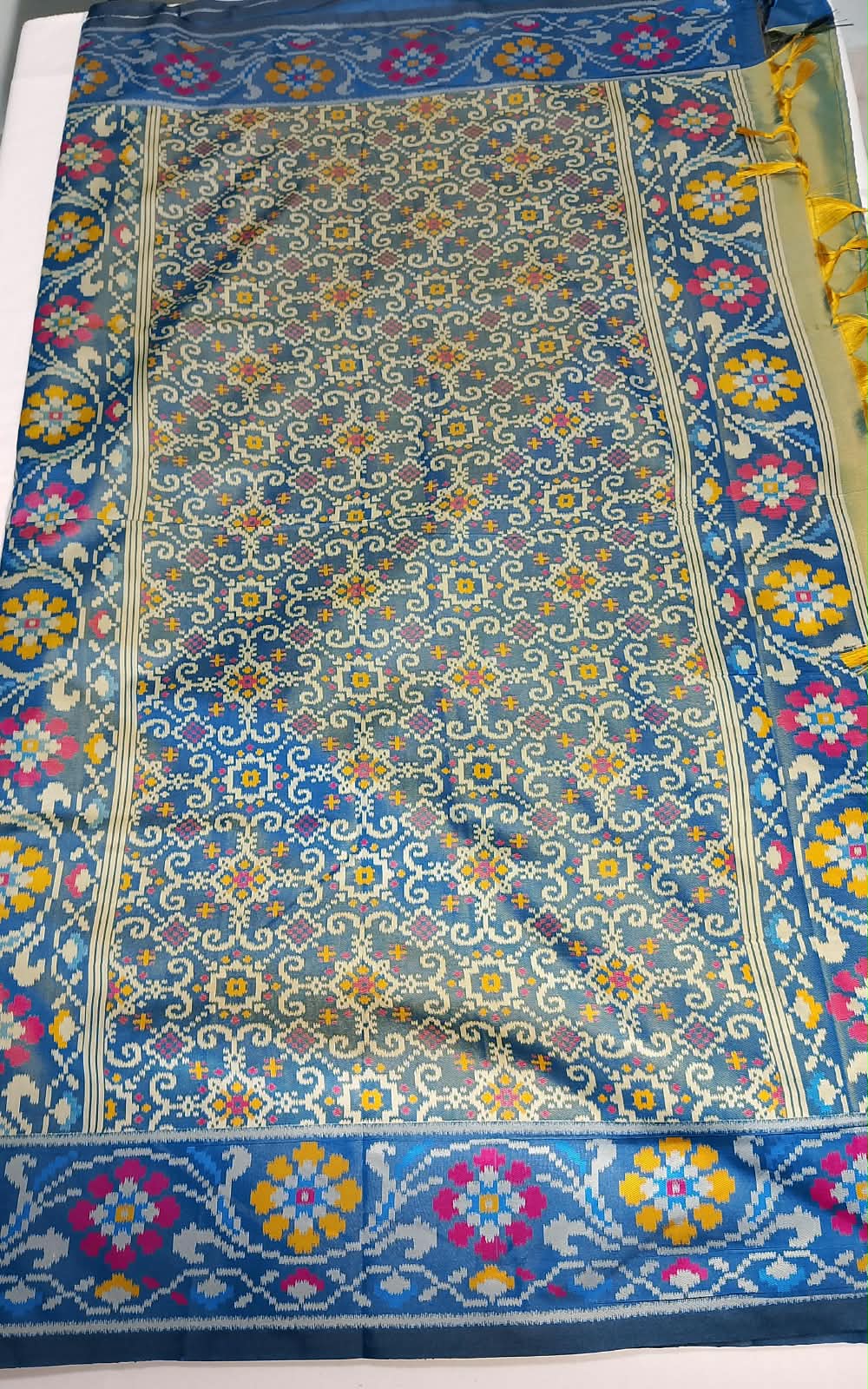 N1229 : Ready To Ship Beautiful Saree With Stitched Blouse