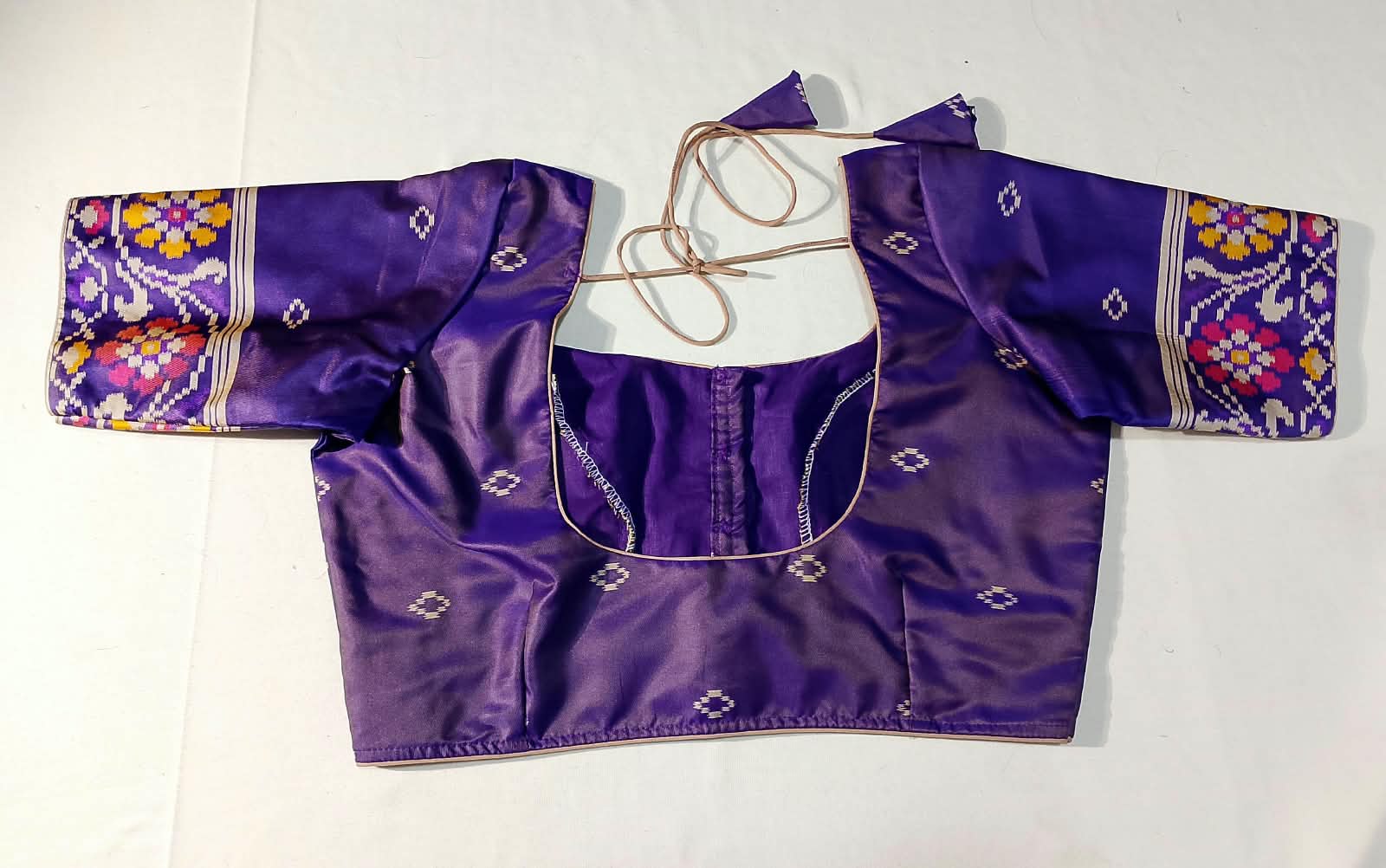 N1228 : Ready To Ship Beautiful Saree With Stitched Blouse