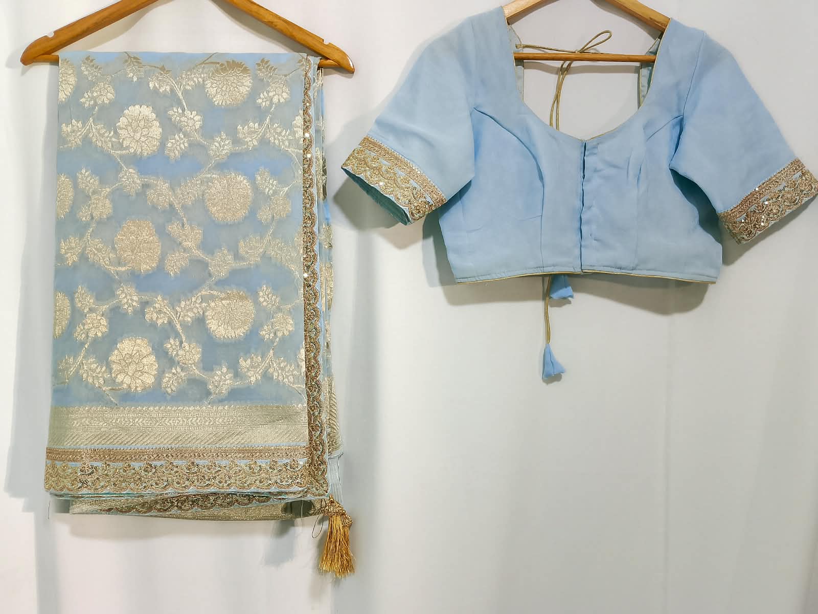 N1213: Ready To Ship Beautiful Saree With Stitched Blouse
