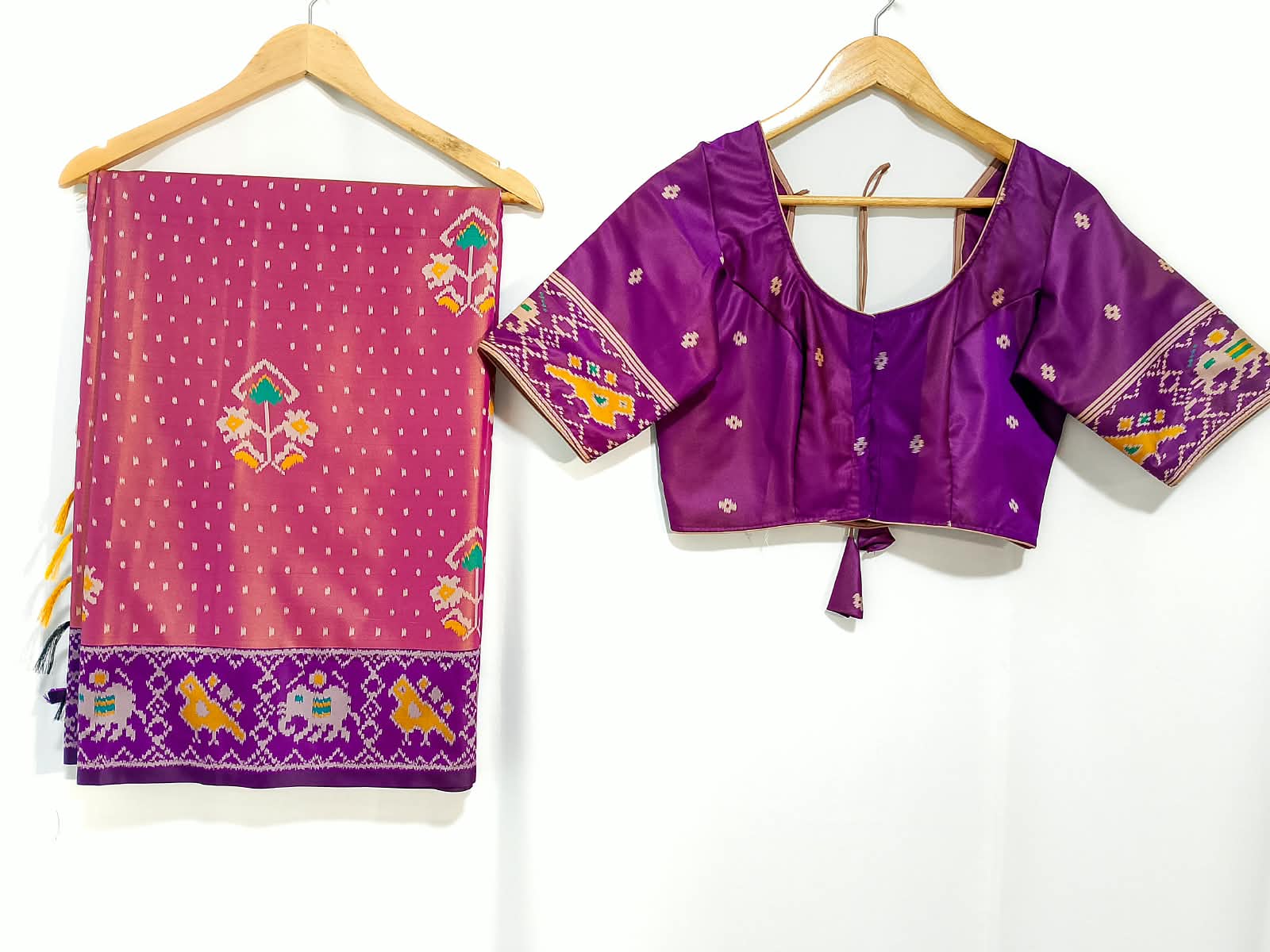 N1219: Ready To Ship Beautiful Saree With Stitched Blouse