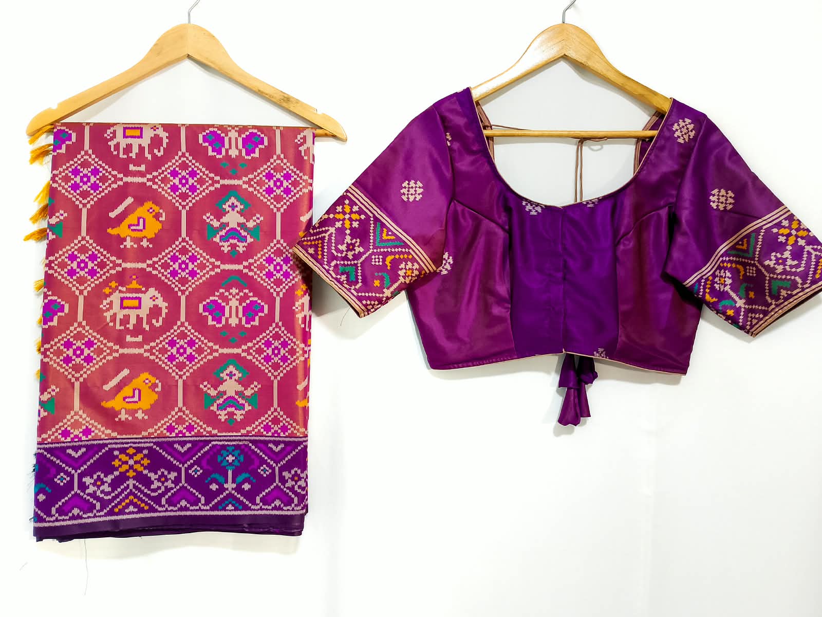 N1221: Ready To Ship Beautiful Saree With Stitched Blouse