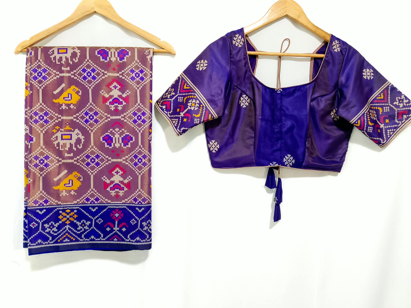 N1220: Ready To Ship Beautiful Saree With Stitched Blouse