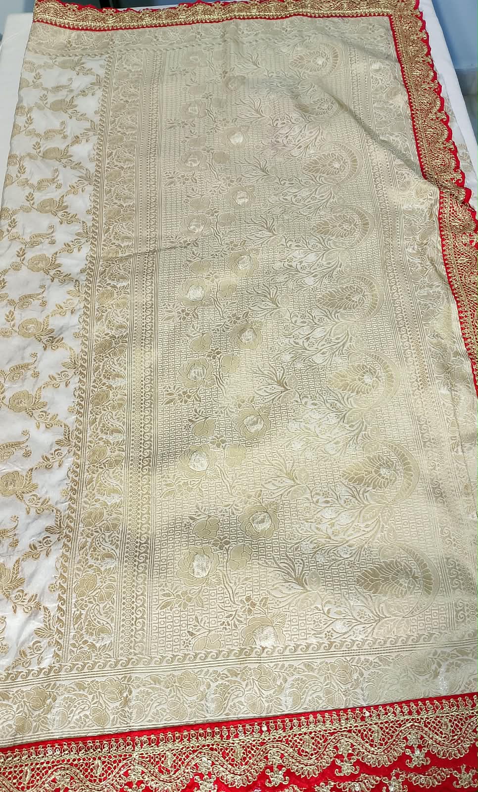 N1242: Ready To Ship Beautiful Saree With Stitched Blouse