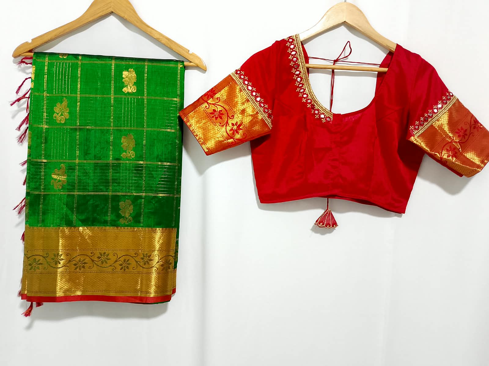 N1233: Ready To Ship Beautiful Mangalagiri Saree With Stitched Embroidery Work Blouse