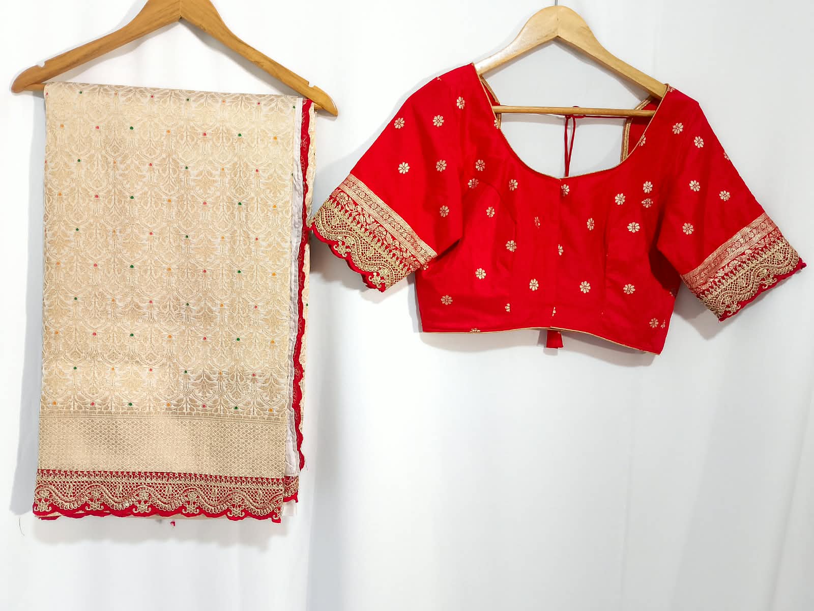 N1246: Ready To Ship Beautiful Saree With Stitched Blouse N1246: Ready To Ship Beautiful Saree With Stitched Blouse