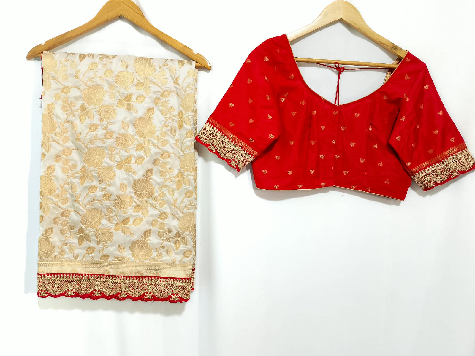 N1243: Ready To Ship Beautiful Saree With Stitched Blouse