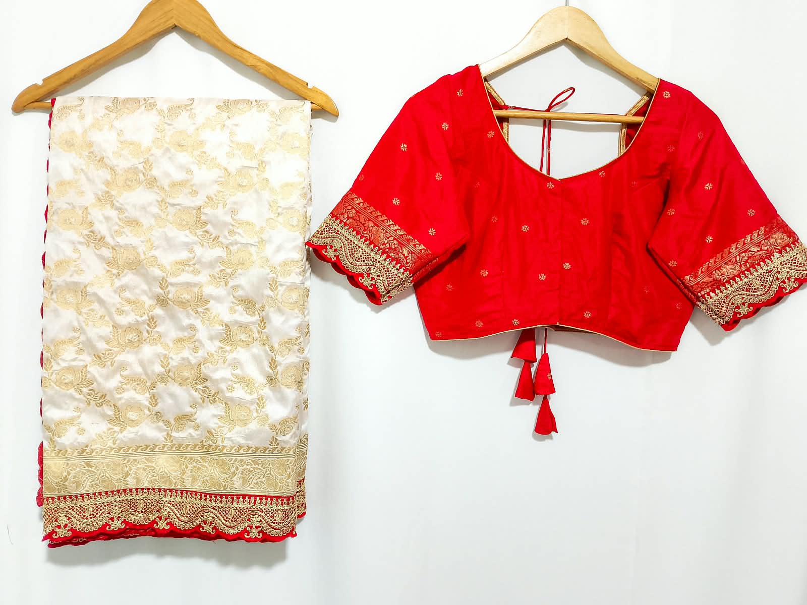N1242: Ready To Ship Beautiful Saree With Stitched Blouse