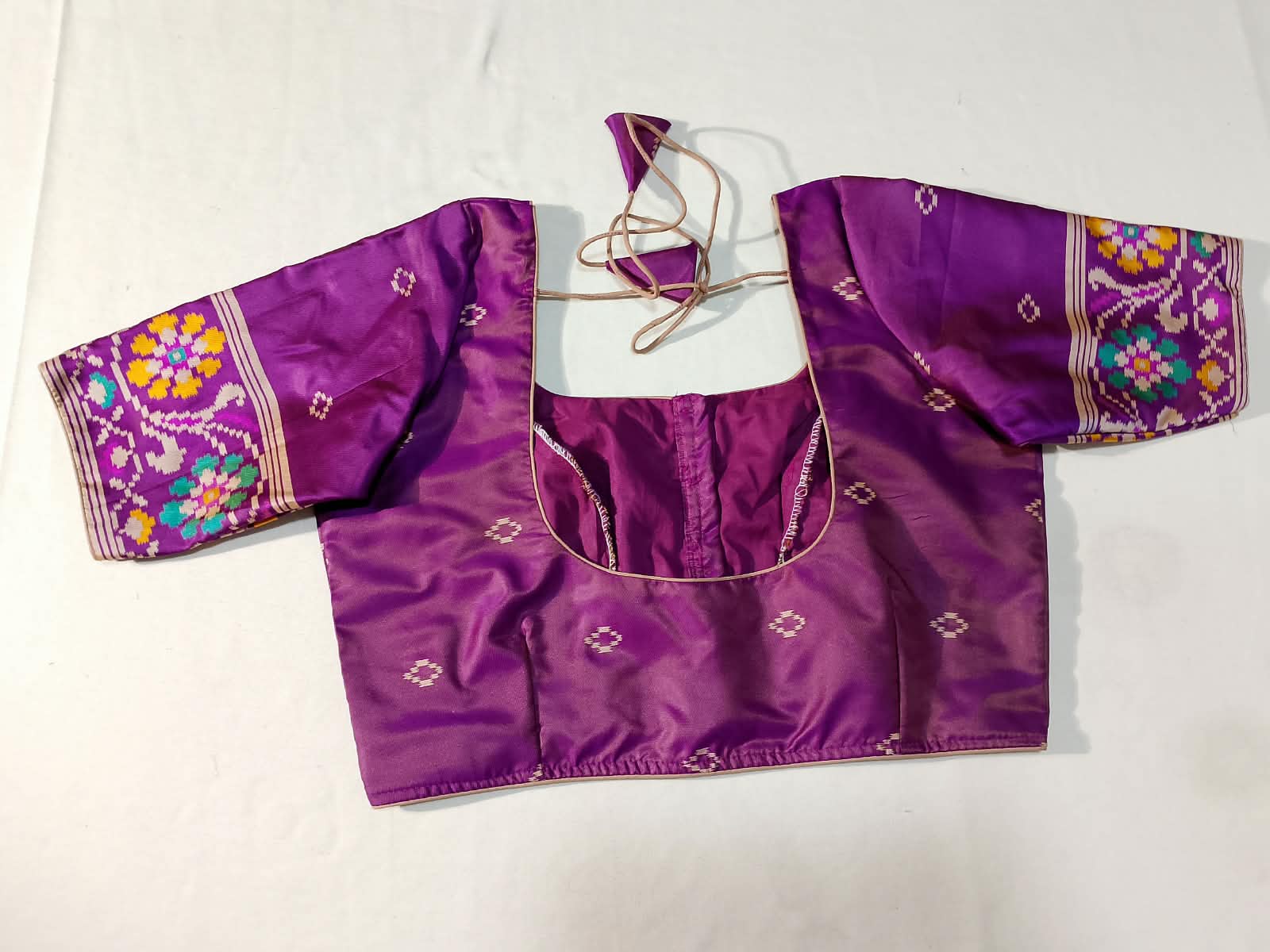 N1230 : Ready To Ship Beautiful Saree With Stitched Blouse