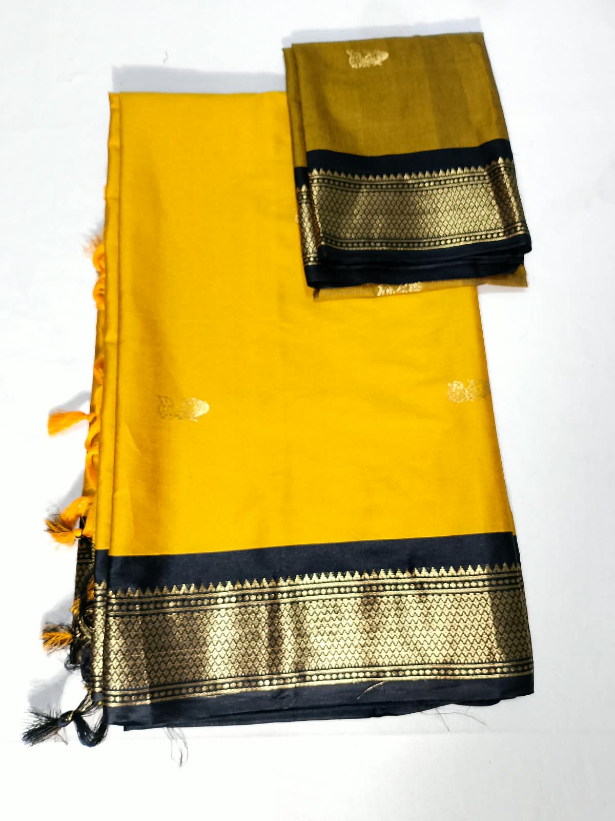N1251: Ready To Ship Beautiful Paithani Saree With Unstitched Blouse