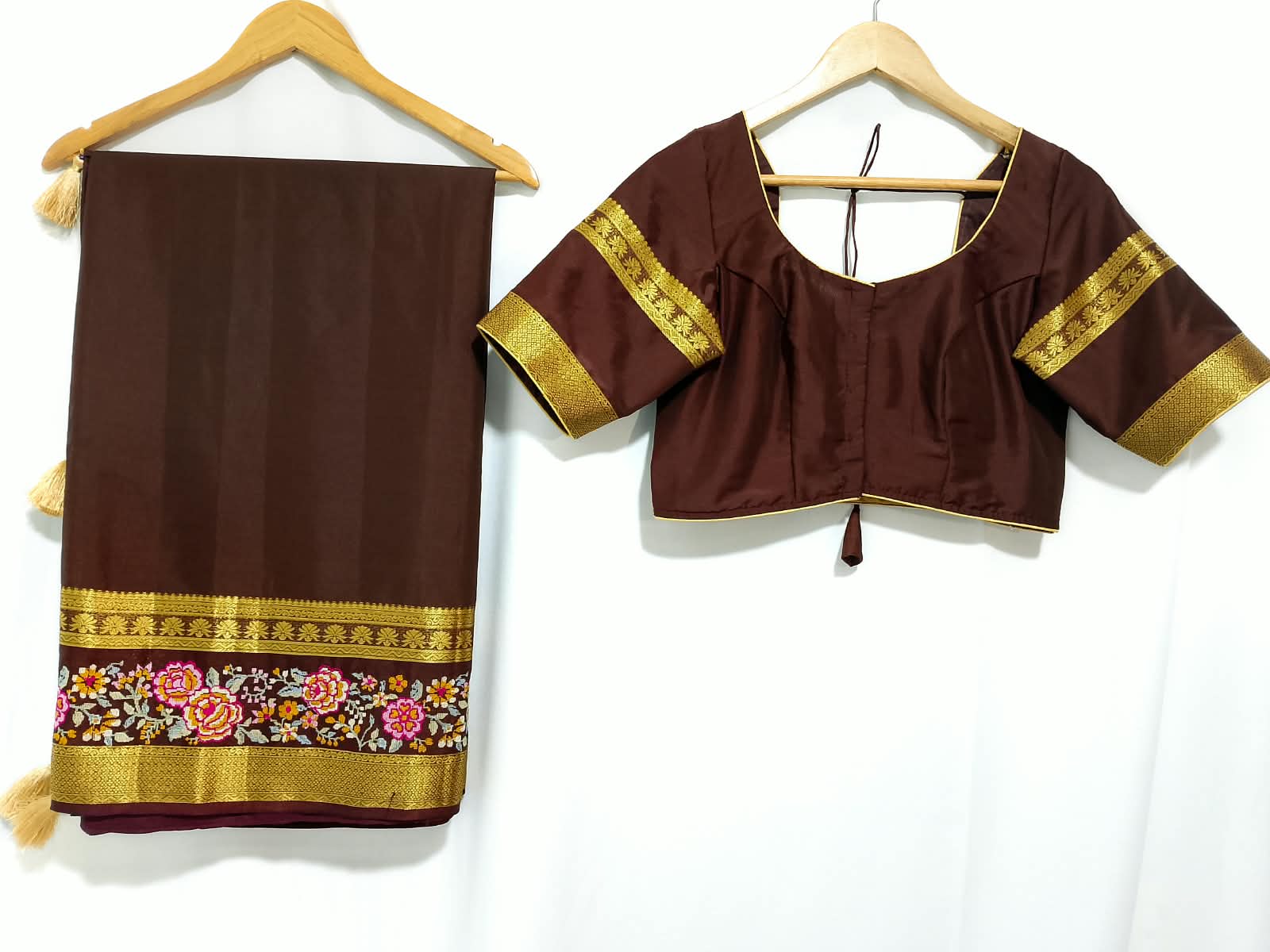 N1272: Ready To Ship Beautiful Mysore Crepe Silk Saree With Stitched Blouse