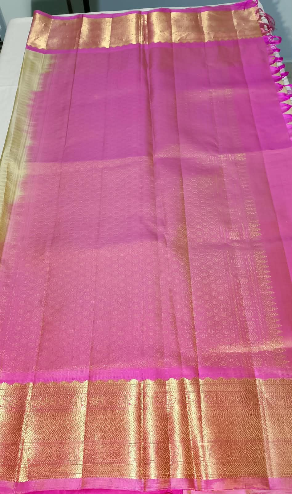 N1307 : Ready To Ship Beautiful Saree With Stitched Blouse