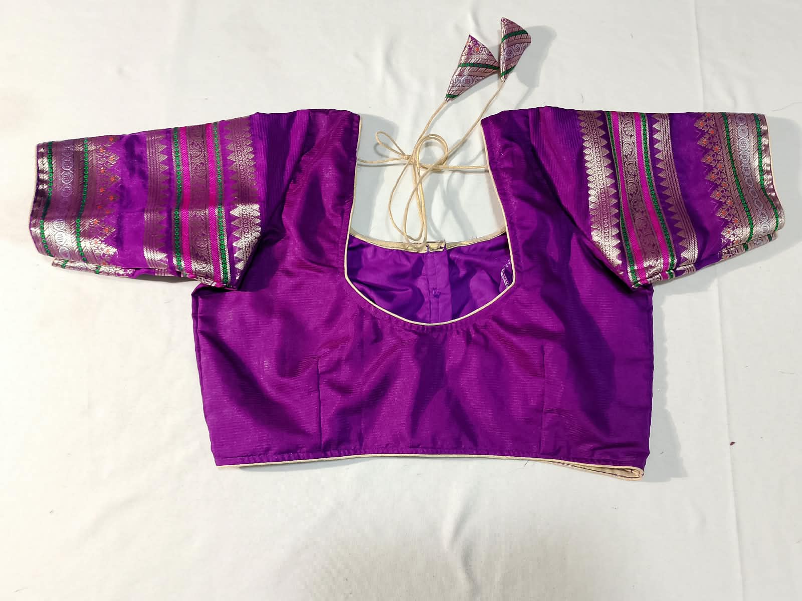 N1355 : Ready To Ship Beautiful Banarasi Saree With Stitched Blouse N1355 : Ready To Ship Beautiful Banarasi Saree With Stitched Blouse