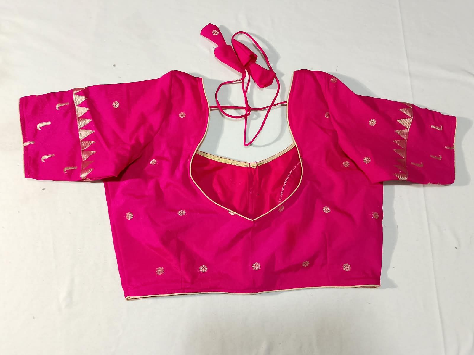N1359 : Ready To Ship Beautiful Saree With Stitched Blouse N1359 : Ready To Ship Beautiful Saree With Stitched Blouse