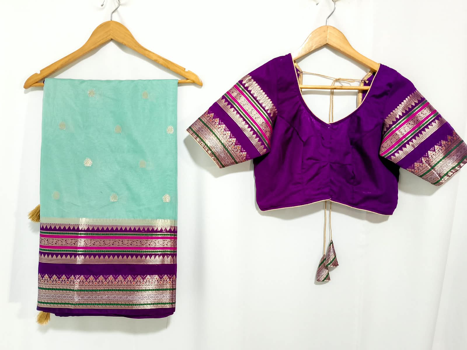 N1355 : Ready To Ship Beautiful Banarasi Saree With Stitched Blouse N1355 : Ready To Ship Beautiful Banarasi Saree With Stitched Blouse
