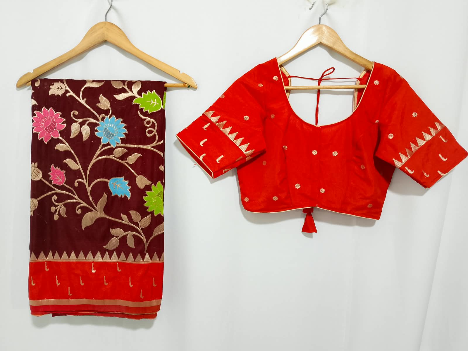 N1358 : Ready To Ship Beautiful Saree With Stitched Blouse N1358 : Ready To Ship Beautiful Saree With Stitched Blouse