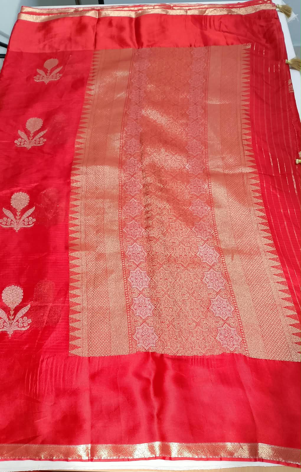 N1365 : Ready To Ship Beautiful Saree With Stitched Blouse N1365 : Ready To Ship Beautiful Saree With Stitched Blouse