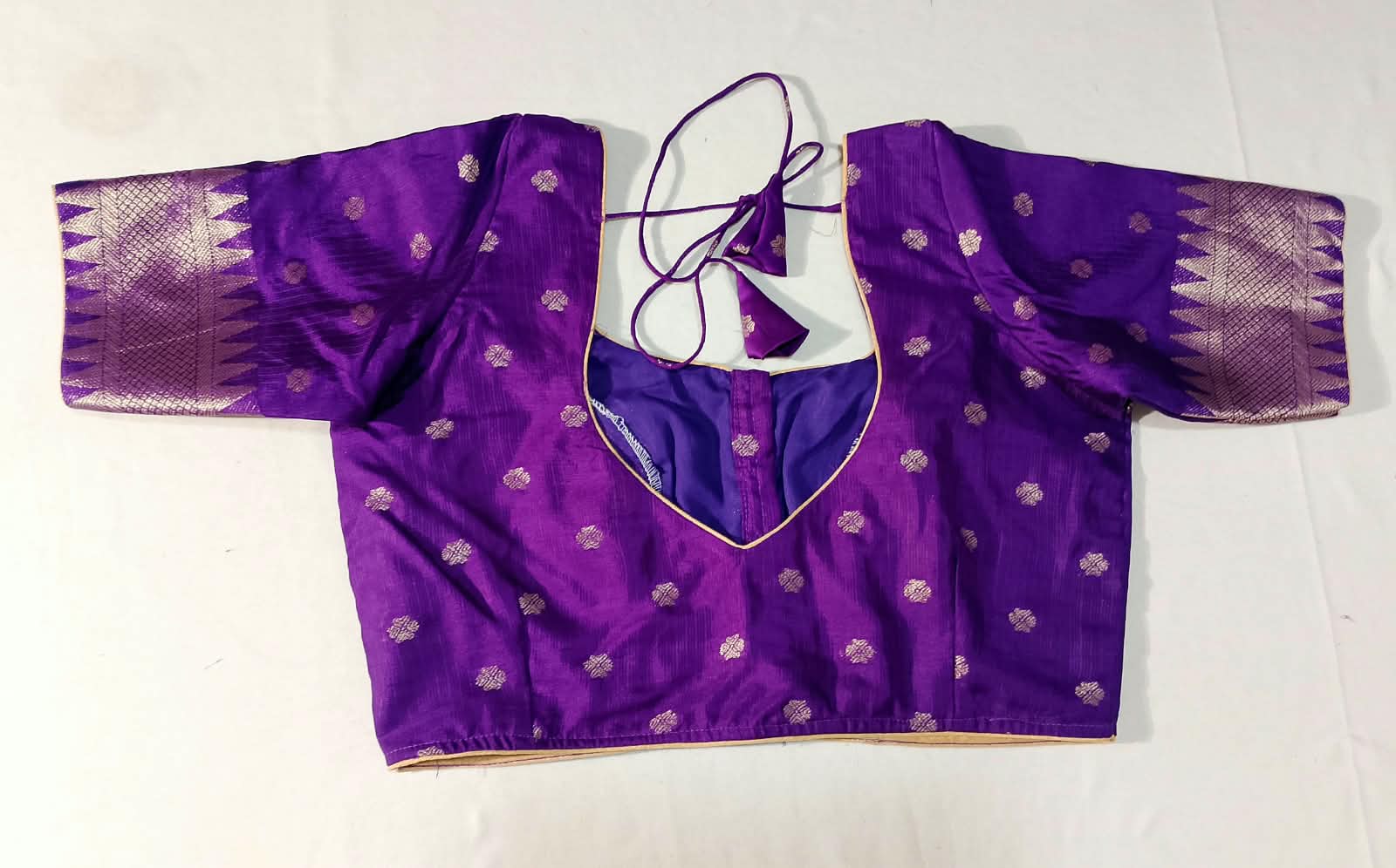 N1364 : Ready To Ship Beautiful Saree With Stitched Blouse