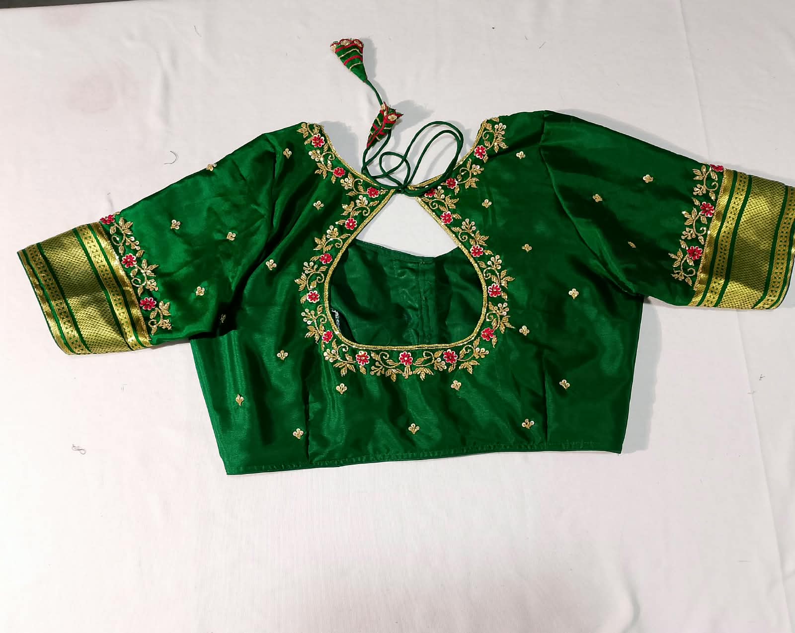 N1371 : Ready To Ship Beautiful Pure Mysore Silk Saree With Stitched Blouse N1371 : Ready To Ship Beautiful Pure Mysore Silk Saree With Stitched Blouse