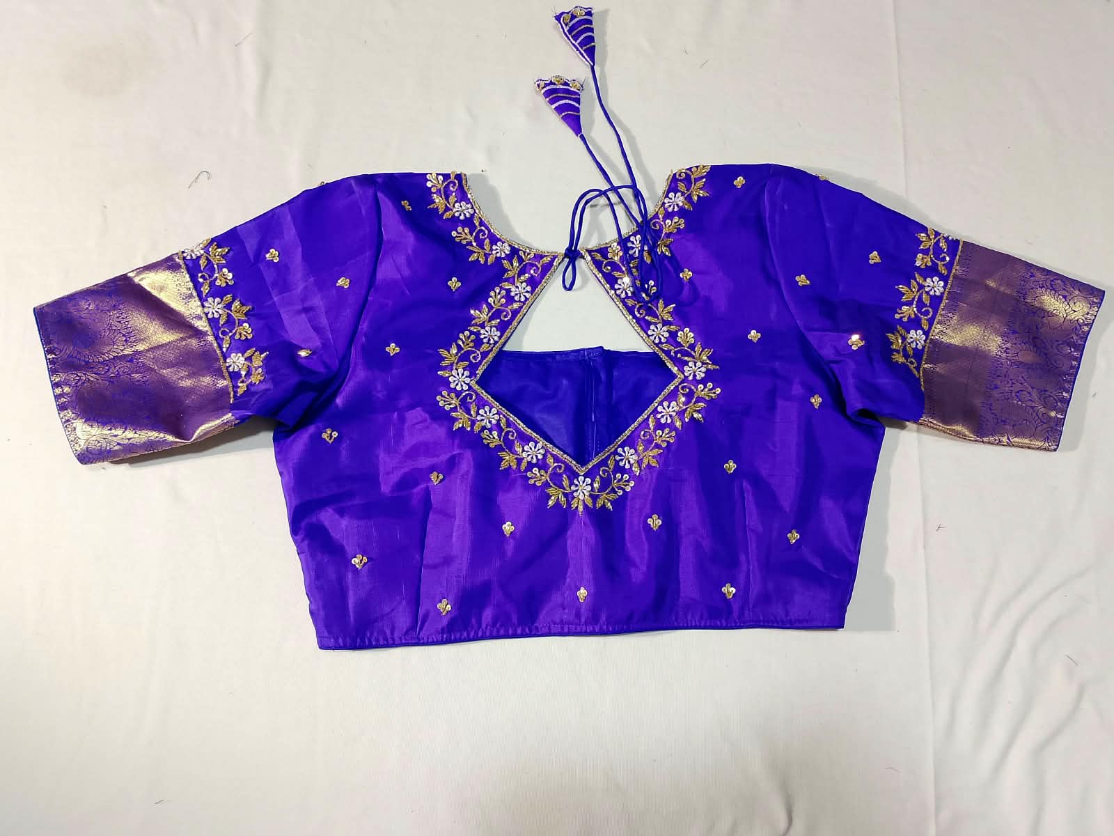 N1375 : Ready To Ship Beautiful Pure Kanchipattu Saree With Stitched Maggam Work Blouse N1375 : Ready To Ship Beautiful Pure Kanchipattu Saree With Stitched Maggam Work Blouse