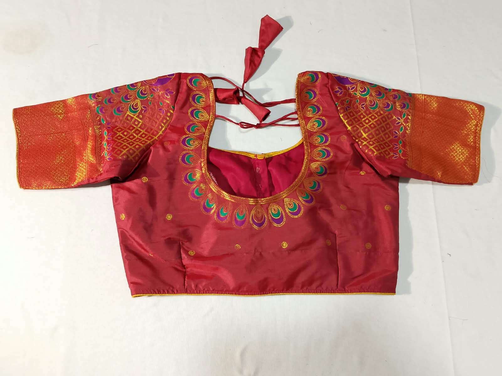 N1391: Ready To Ship Beautiful Saree With Stitched Blouse N1391: Ready To Ship Beautiful Saree With Stitched Blouse