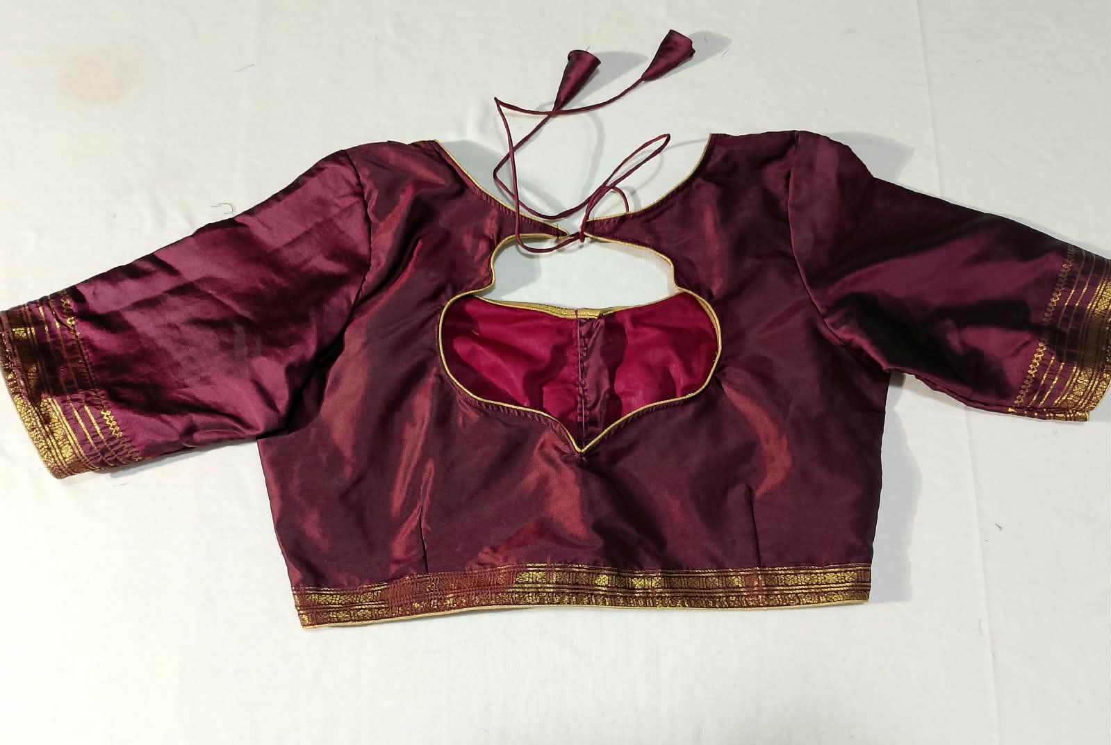 N1394 : Ready To Ship Beautiful Saree With Stitched Blouse N1394 : Ready To Ship Beautiful Saree With Stitched Blouse
