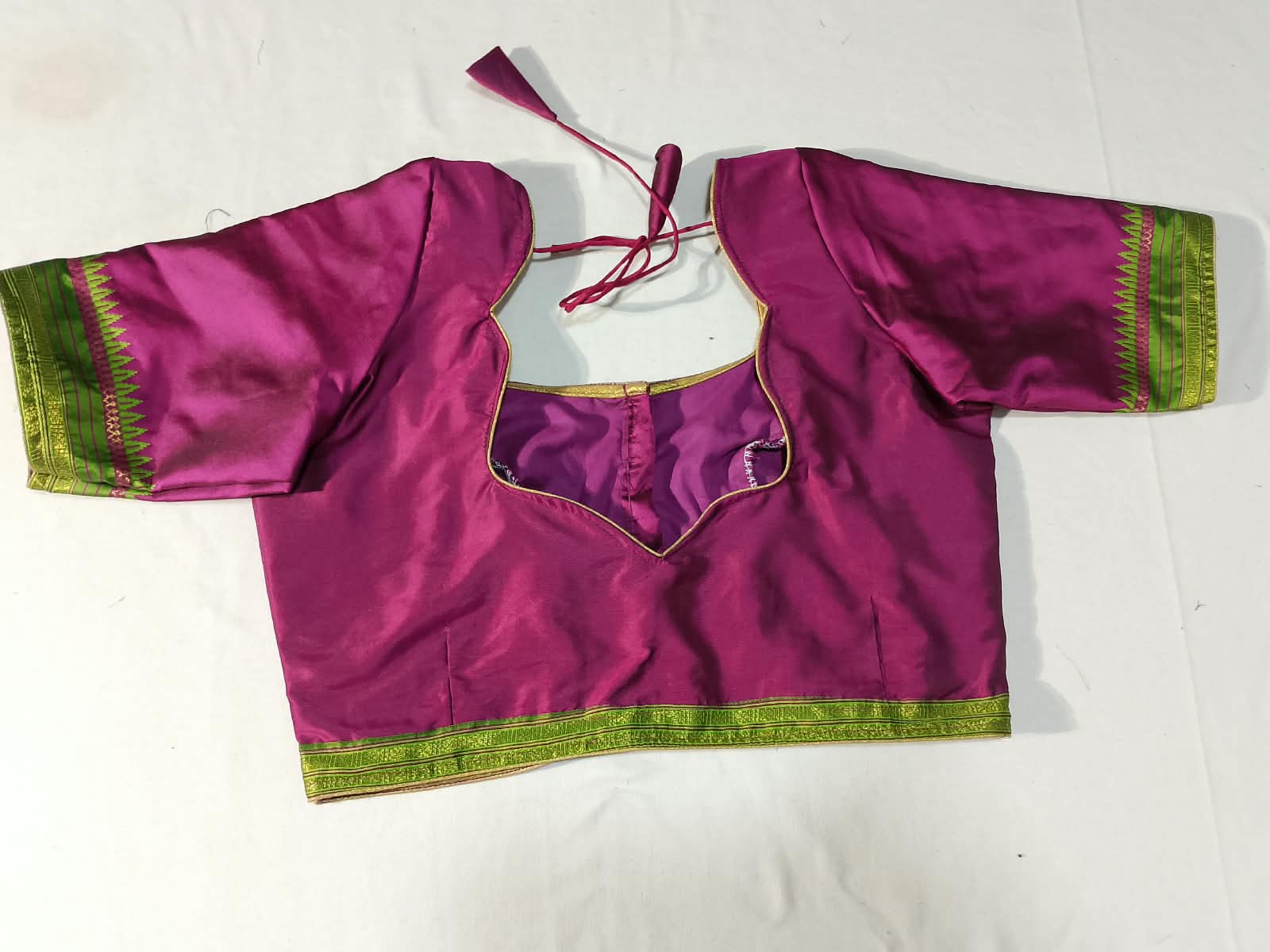 N1399 : Ready To Ship Beautiful Saree With Stitched Blouse N1399 : Ready To Ship Beautiful Saree With Stitched Blouse