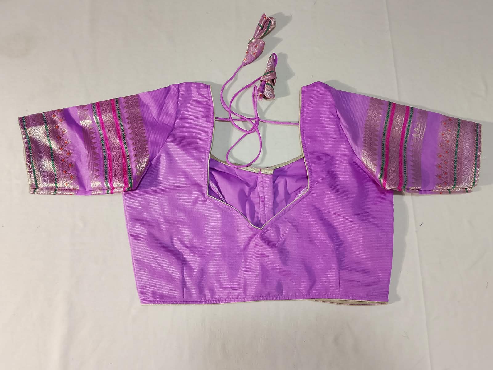 N1388 : Ready To Ship Beautiful Saree With Stitched Blouse N1388 : Ready To Ship Beautiful Saree With Stitched Blouse