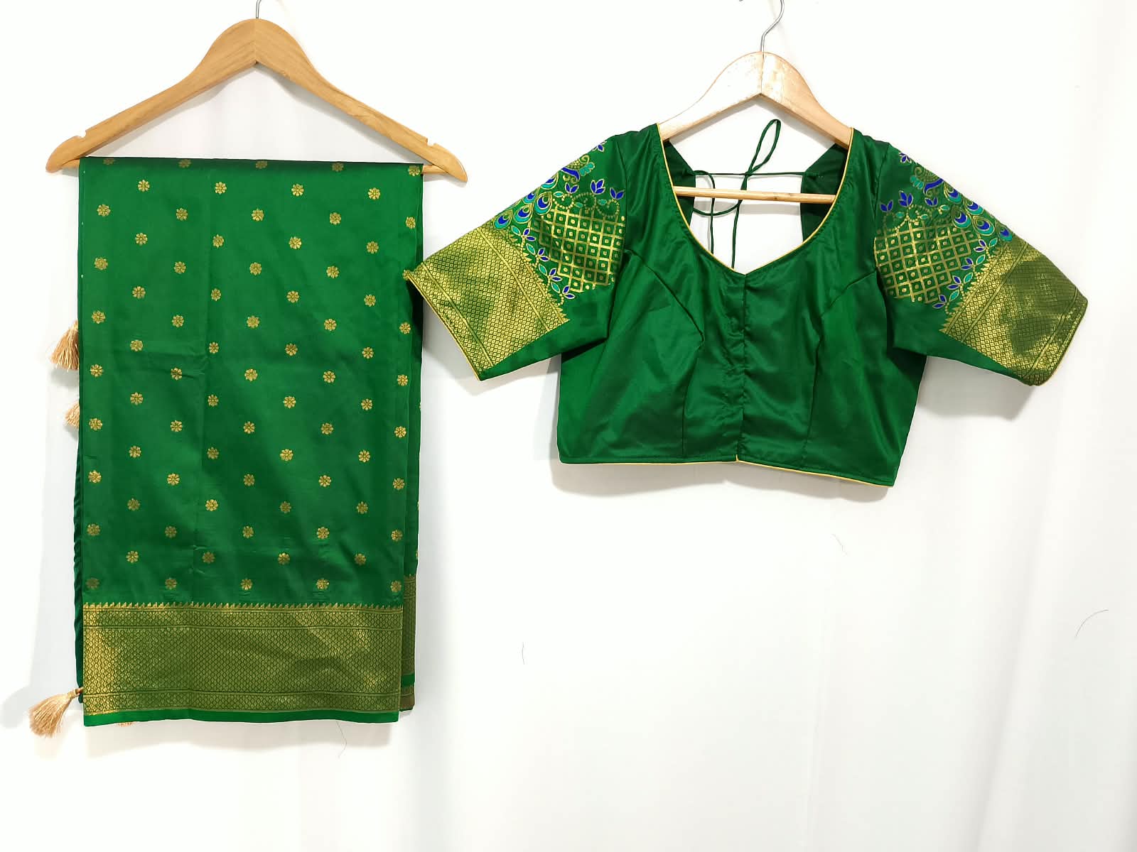N1396 : Ready To Ship Beautiful Paithani Saree With Stitched Blouse