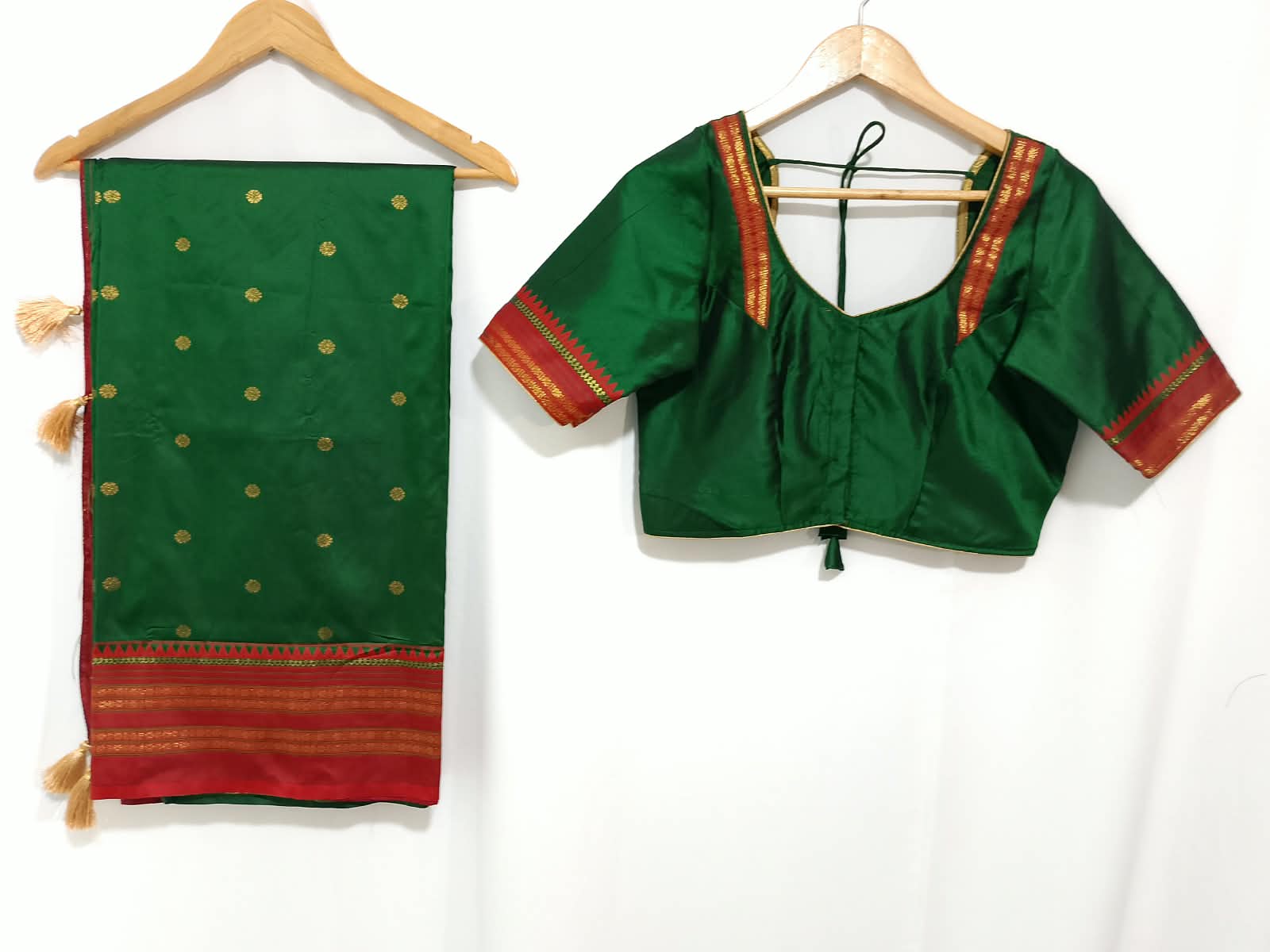N1400 : Ready To Ship Beautiful Paithani Saree With Stitched Blouse
