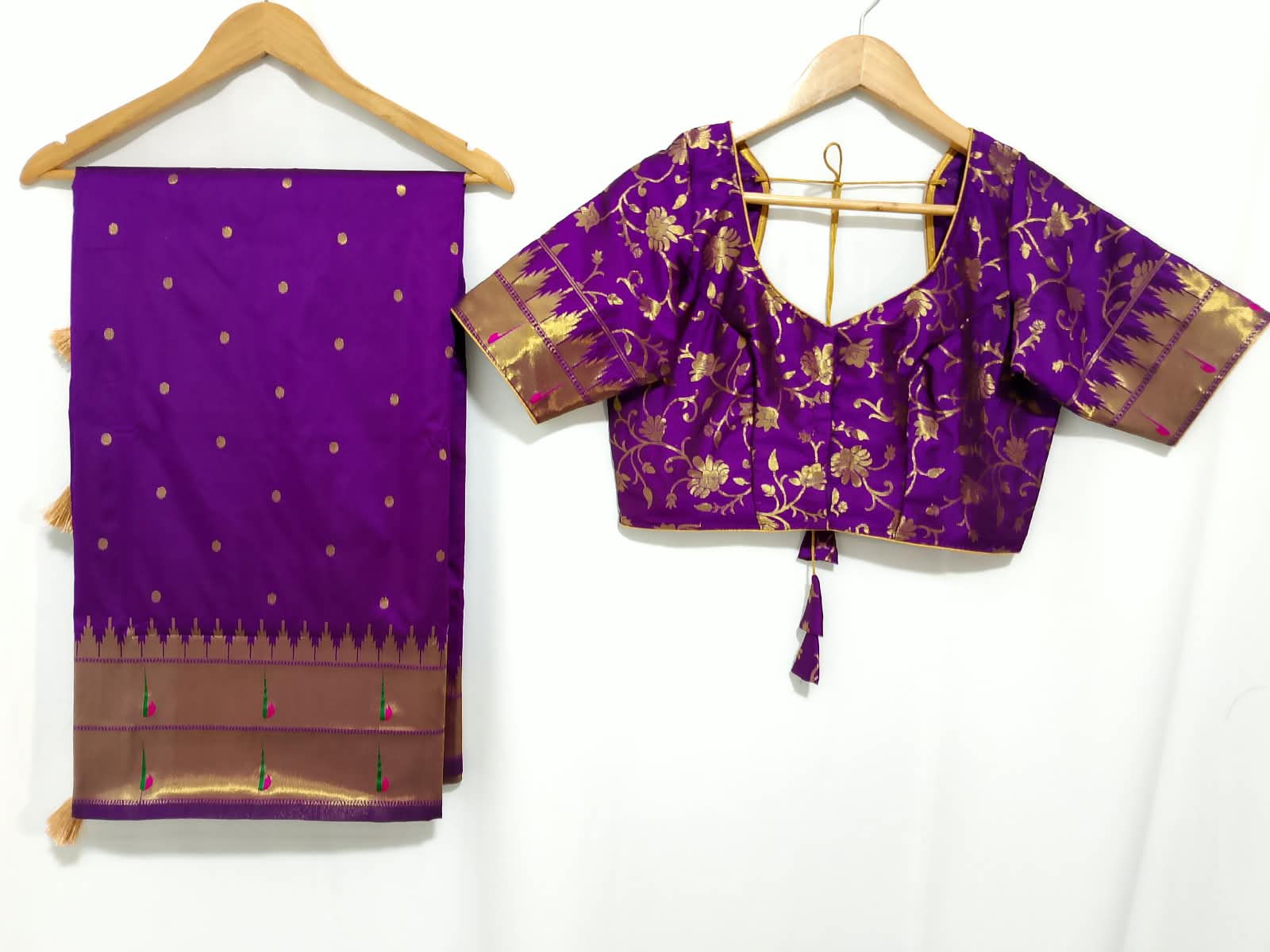 N1393 : Ready To Ship Beautiful Paithani Saree With Stitched Blouse N1393 : Ready To Ship Beautiful Paithani Saree With Stitched Blouse