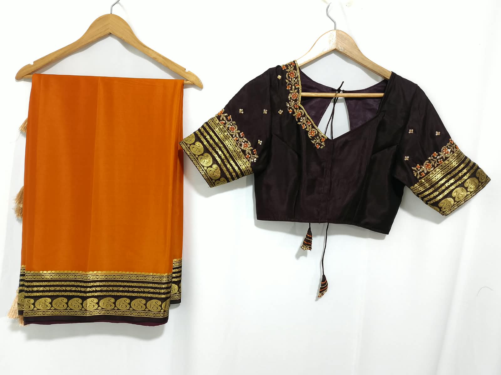 N1372 : Ready To Ship Beautiful Pure Mysore Silk Saree With Stitched Blouse