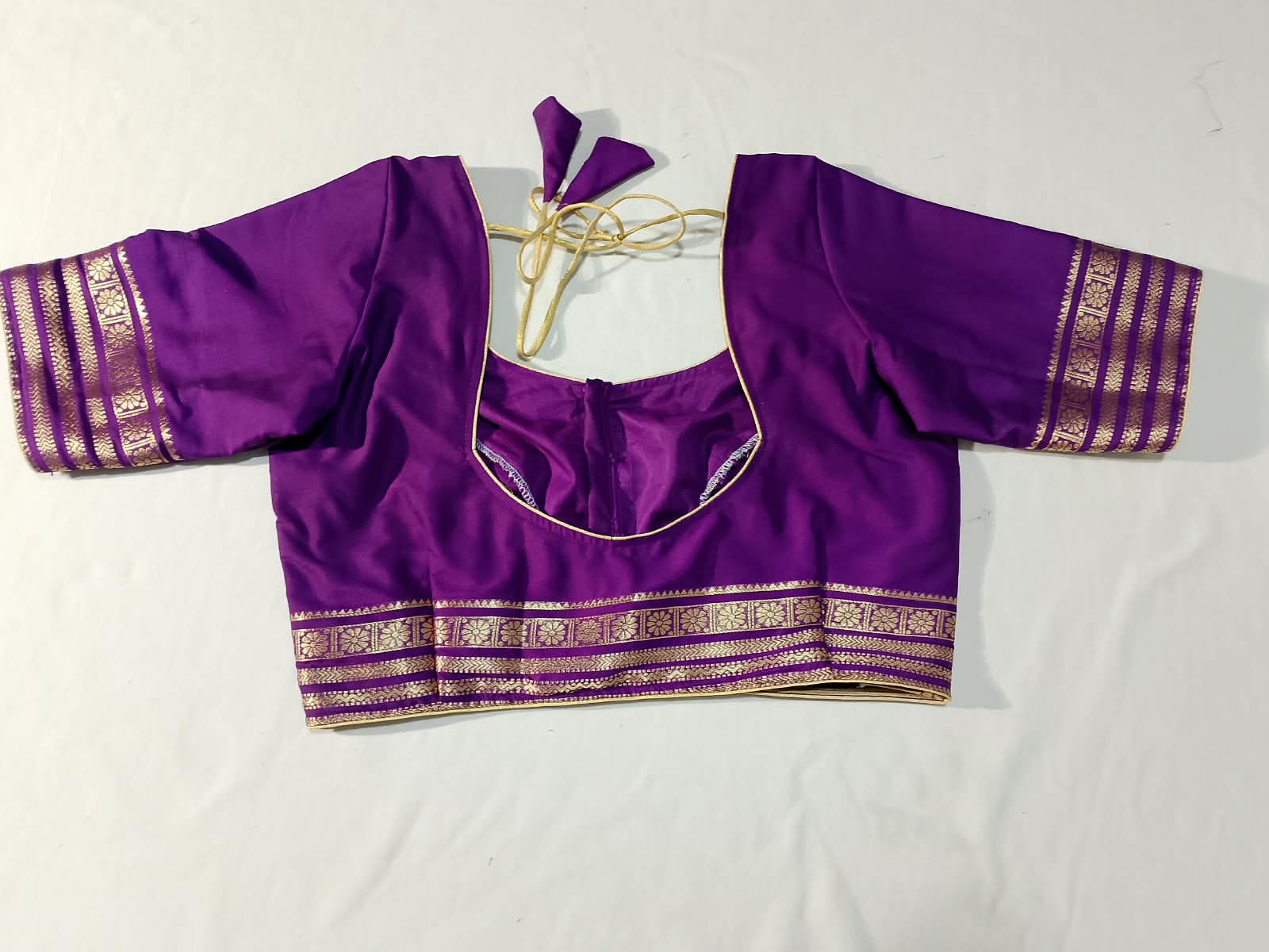 N1404 : Ready To Ship Beautiful Saree With Stitched Blouse N1404 : Ready To Ship Beautiful Saree With Stitched Blouse