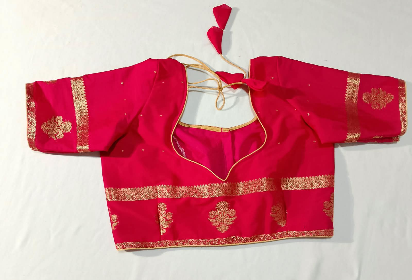 N1403 : Ready To Ship Beautiful Saree With Stitched Blouse N1403 : Ready To Ship Beautiful Saree With Stitched Blouse