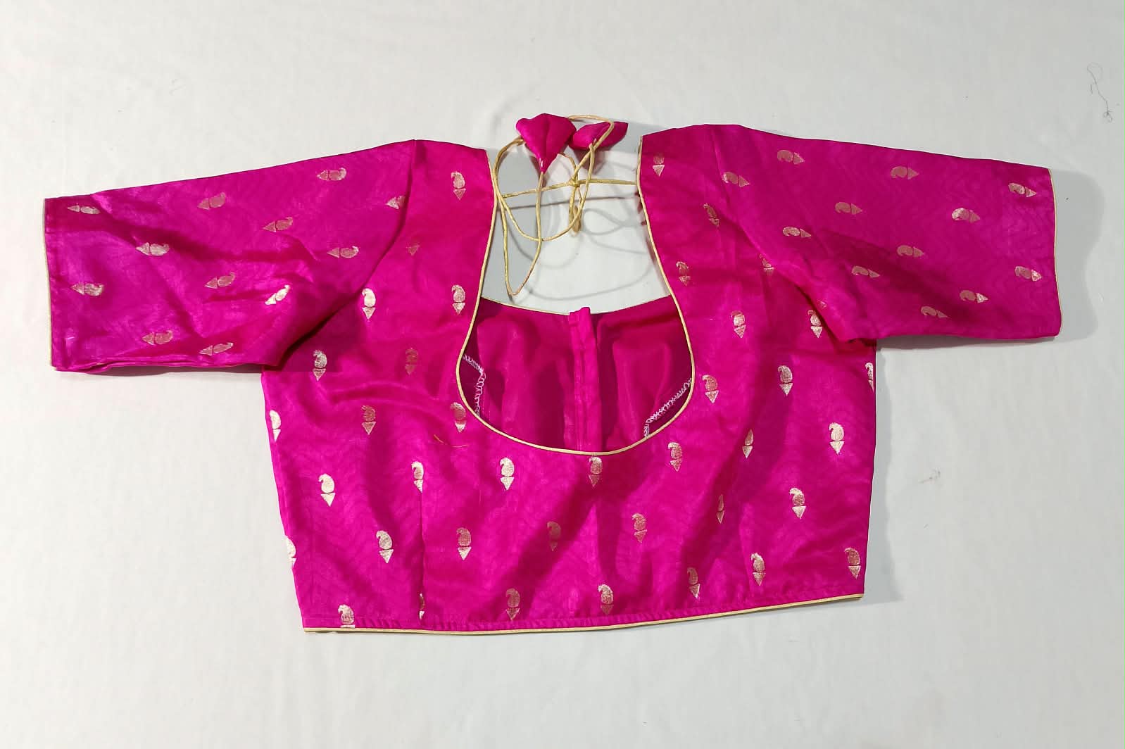 N1401 : Ready To Ship Beautiful Saree With Stitched Blouse N1401 : Ready To Ship Beautiful Saree With Stitched Blouse
