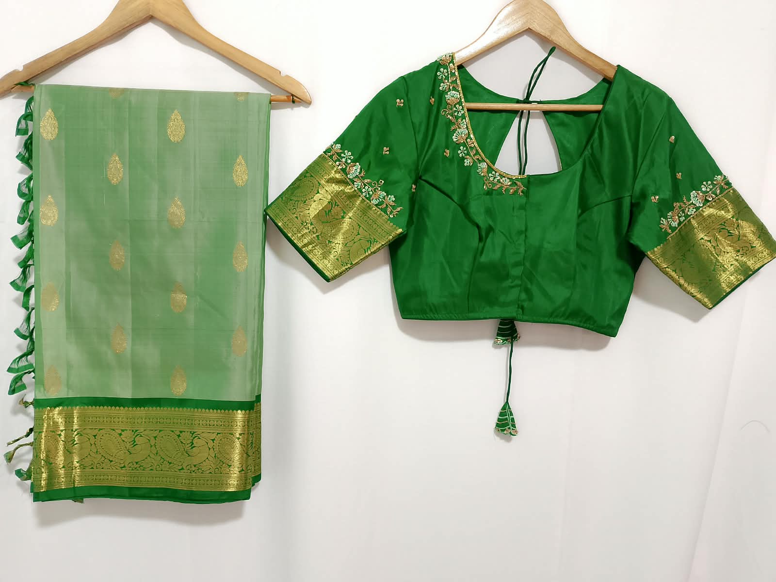 N1379 : Ready To Ship Beautiful Pure Kanchipattu Saree With Stitched Maggam Work Blouse