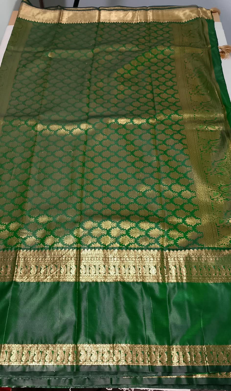 N1410 : Ready To Ship Beautiful Saree With Stitched Blouse N1410 : Ready To Ship Beautiful Saree With Stitched Blouse