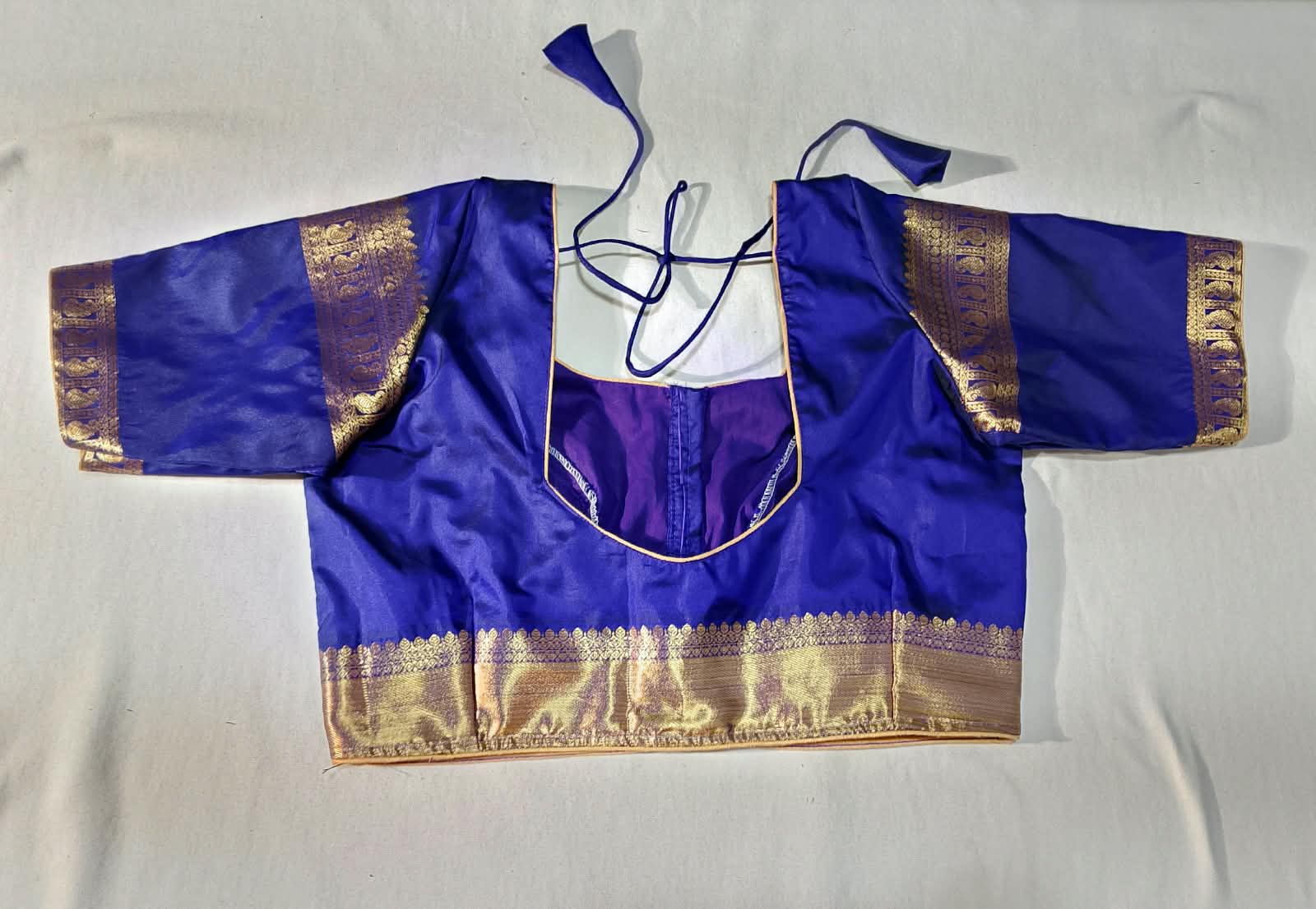 N1411 : Ready To Ship Beautiful Saree With Stitched Blouse N1411 : Ready To Ship Beautiful Saree With Stitched Blouse